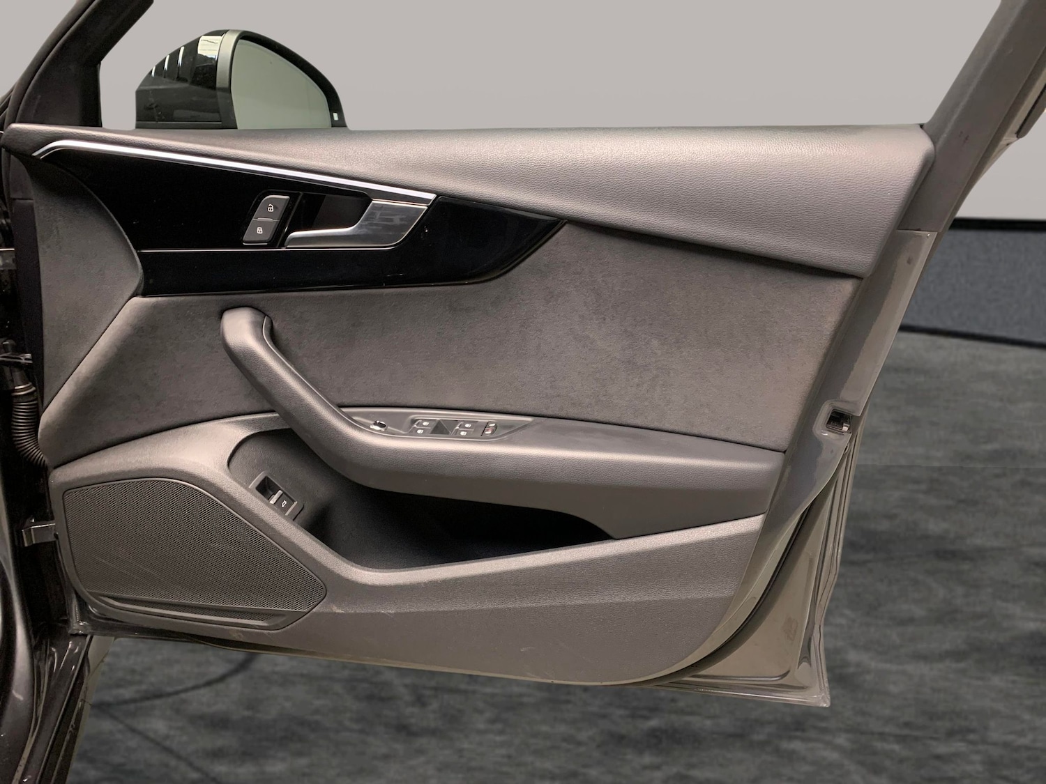 Used Audi A4 Avant 2023 for sale - 76773868: Photo 30