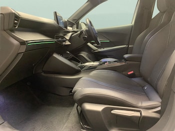Used Peugeot E-2008 2023 for sale - 78700662: Photo