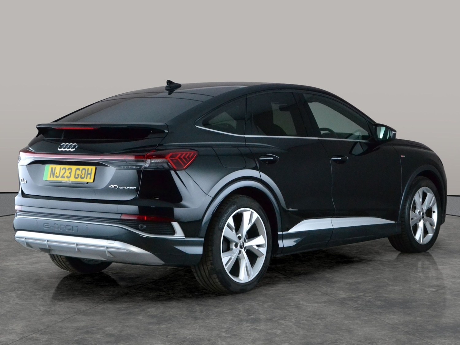 Used Audi Q4 e-tron 2023 for sale - 77946757: Photo 9