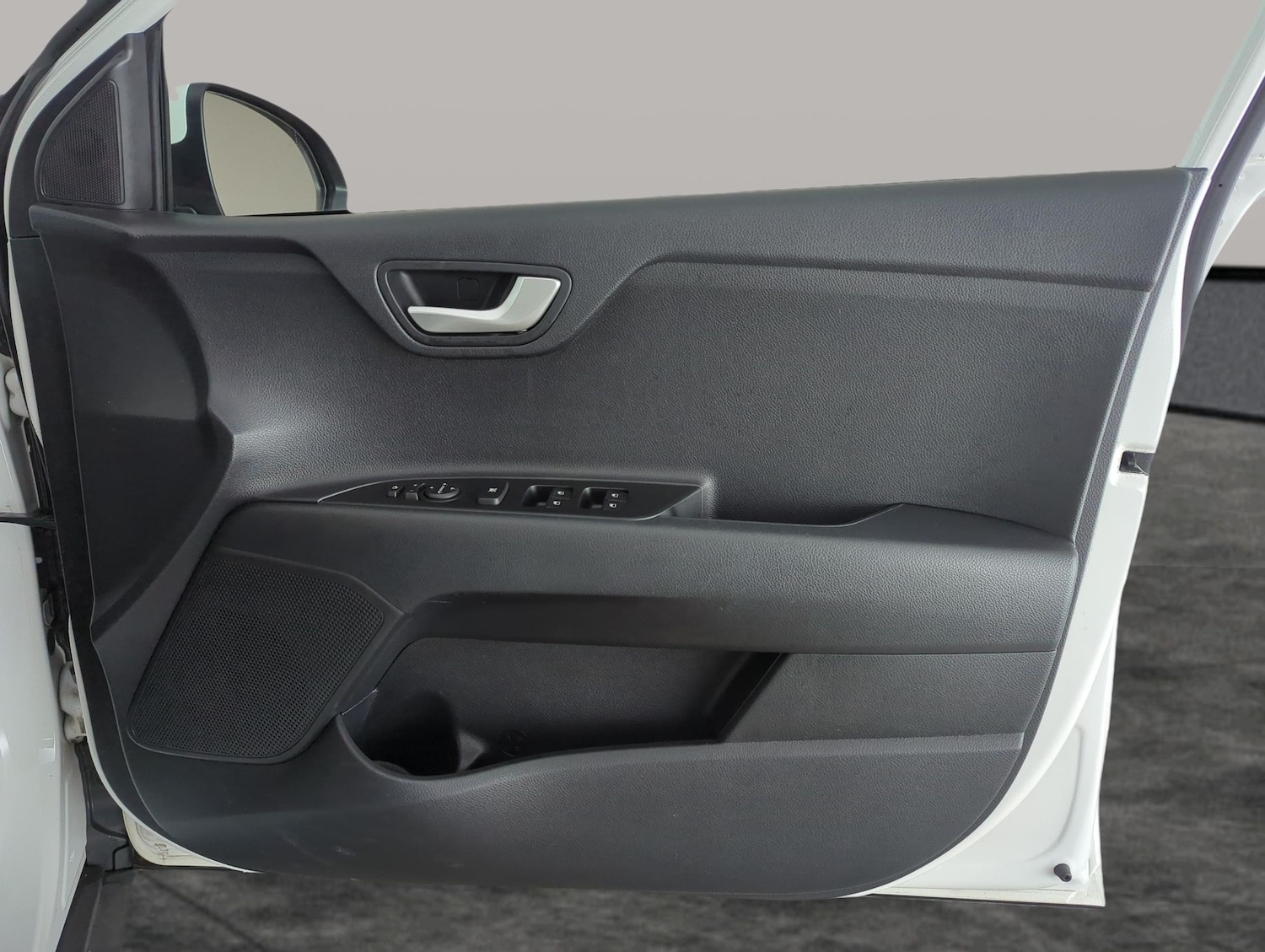 Used Kia Stonic for sale - 77364965: Photo 30