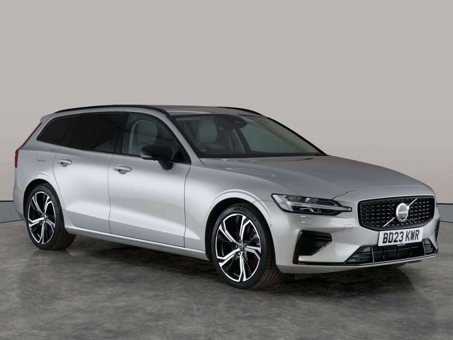 Used Volvo V60 2023 for sale - 76459433: Photo 12