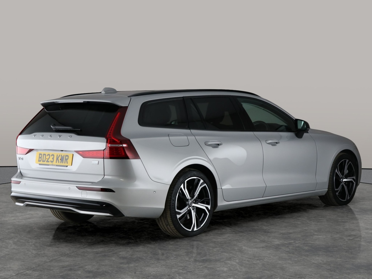 Used Volvo V60 2023 for sale - 76459433: Photo 14