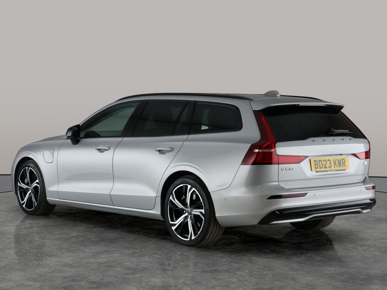 Used Volvo V60 2023 for sale - 76459433: Photo 17