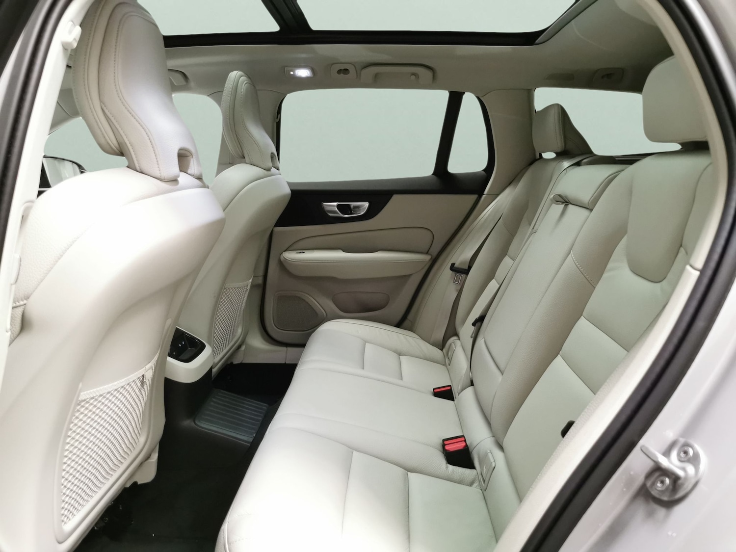 Used Volvo V60 2023 for sale - 76459433: Photo 32