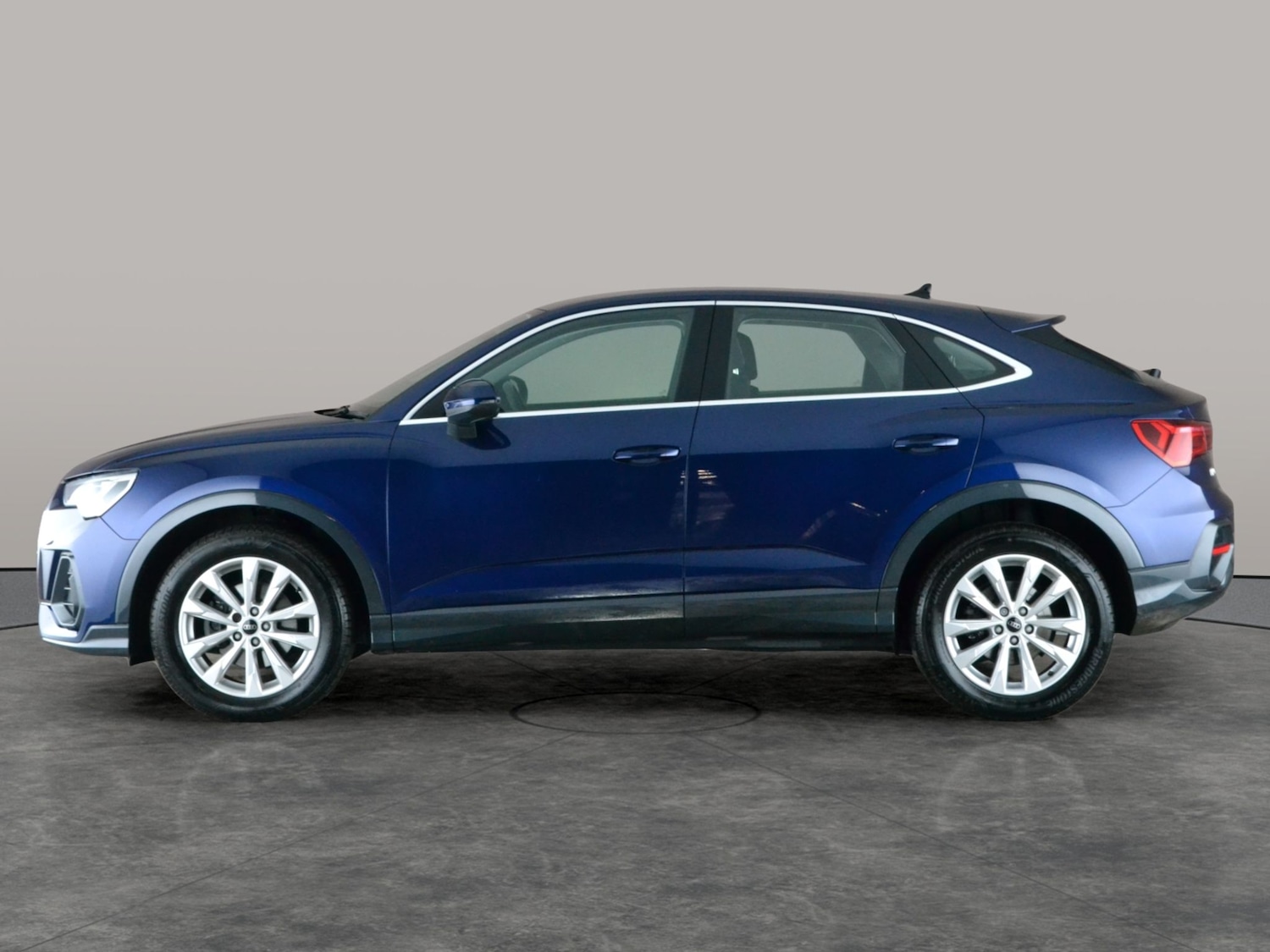 Used Audi Q3 2023 for sale - 77675989: Photo 13