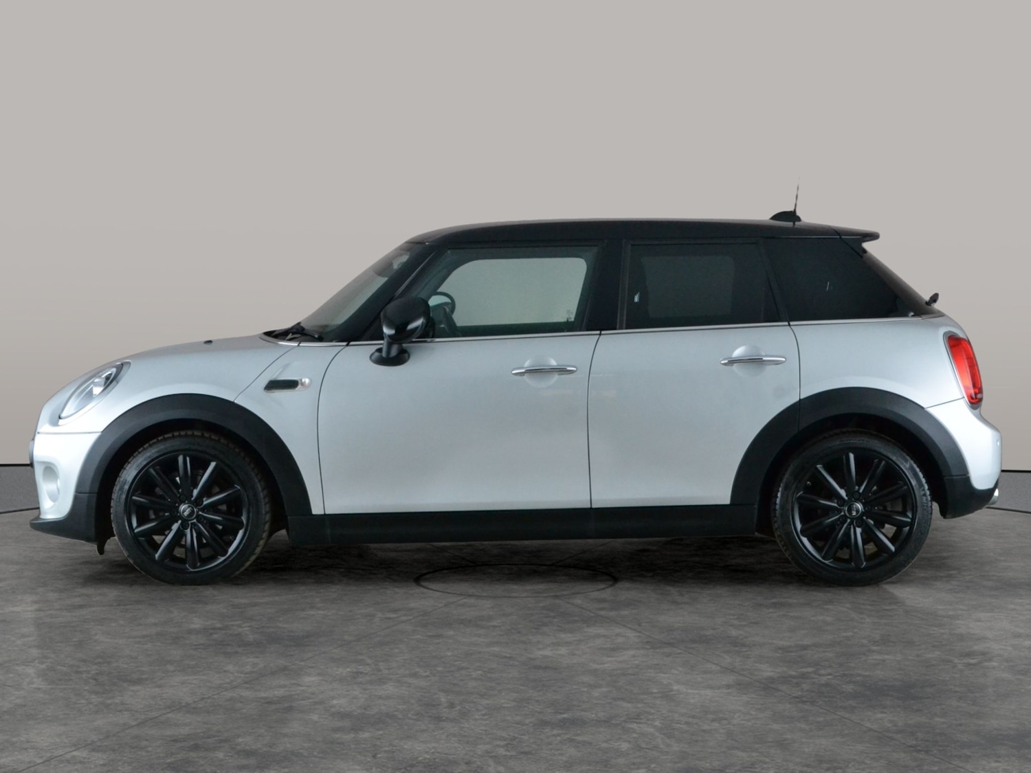Used MINI Hatch 2018 for sale - 77557102: Photo 12