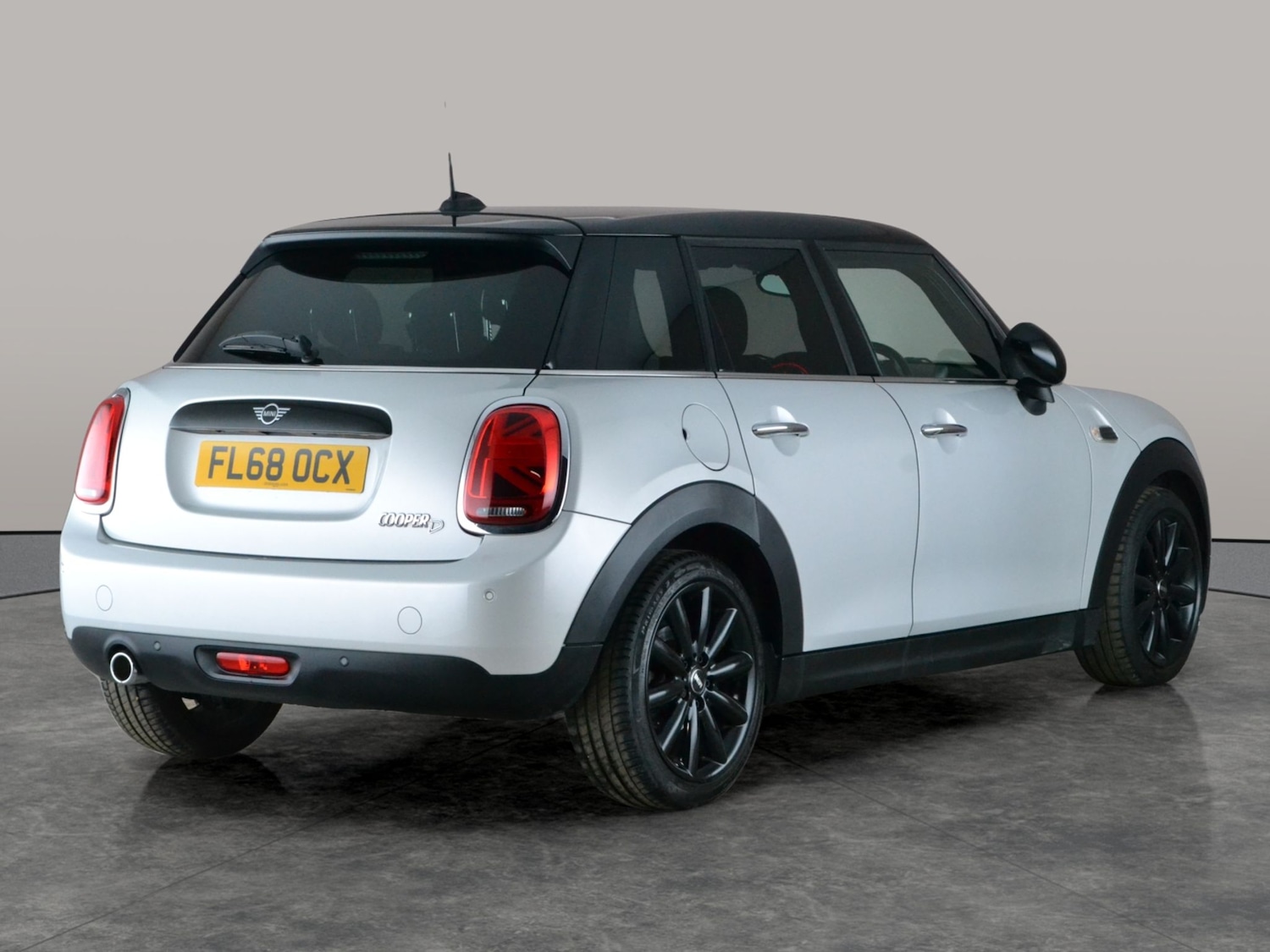 Used MINI Hatch 2018 for sale - 77557102: Photo 9