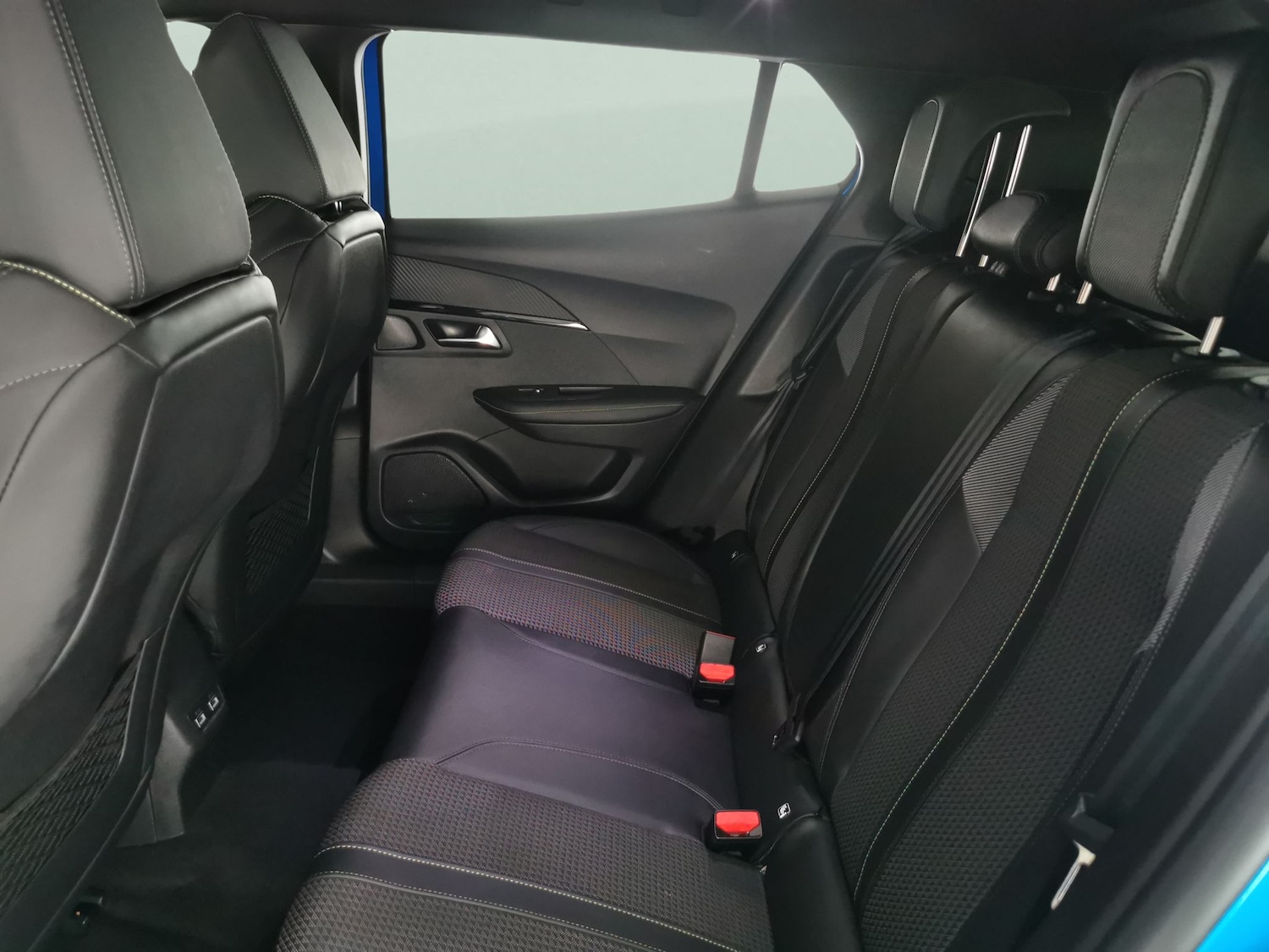 Used Peugeot E-2008 2024 for sale - 76362432: Photo 38