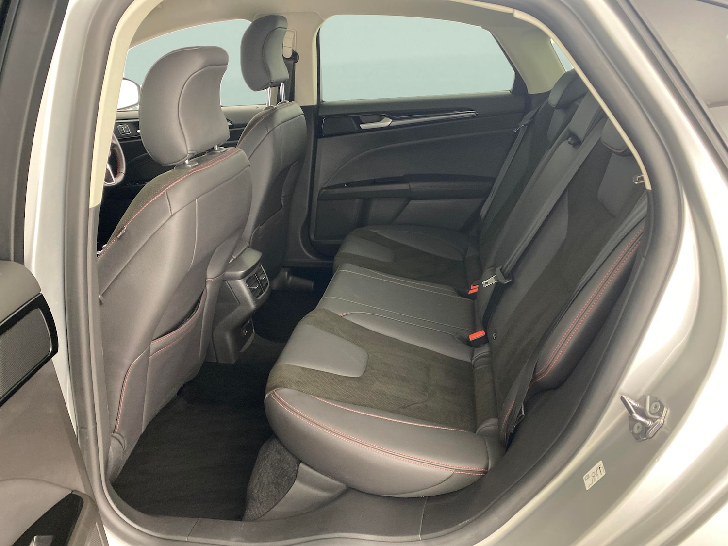 Used Ford Mondeo 2022 for sale - 77960539: Photo 25