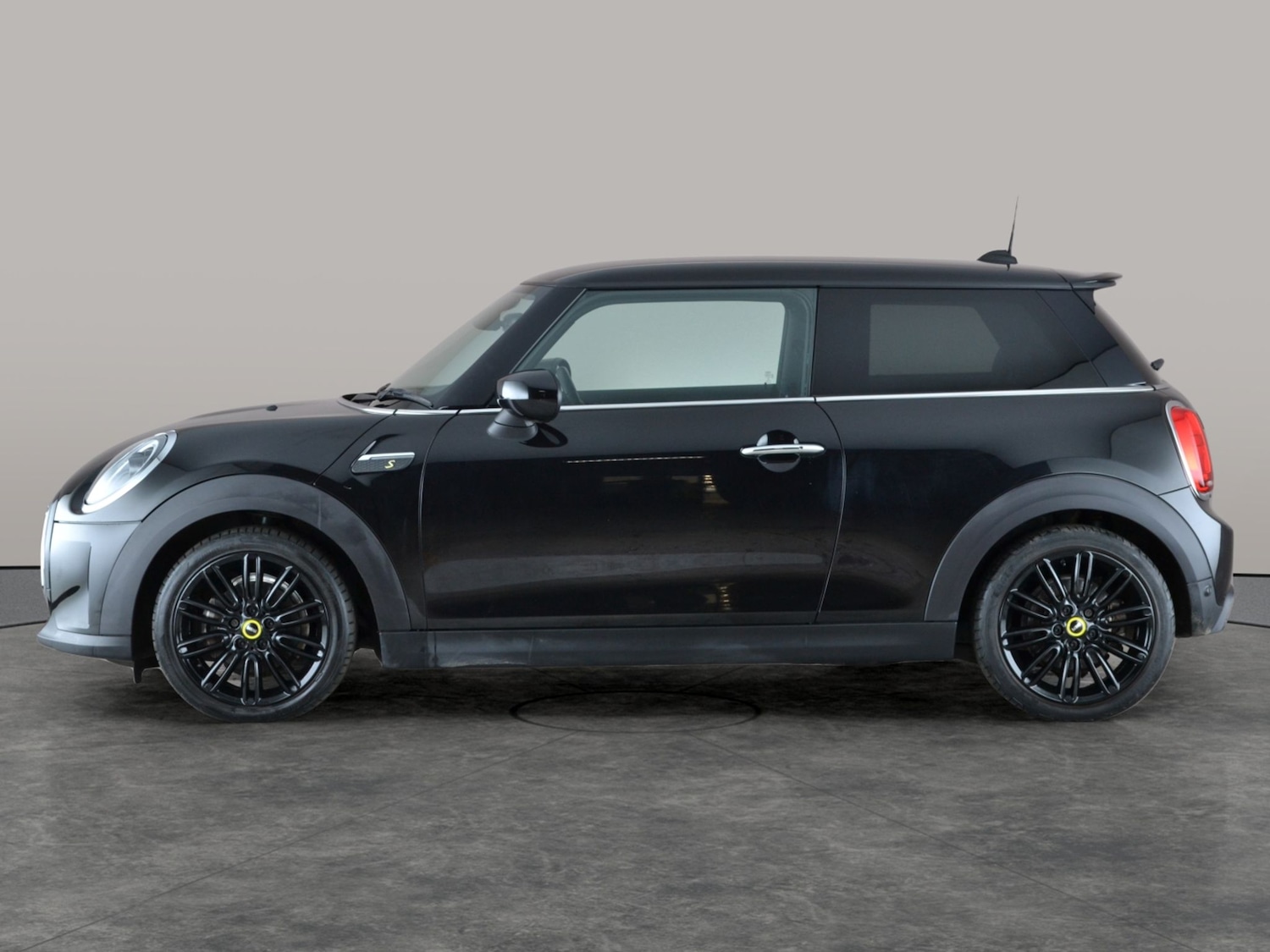 Used MINI Electric Hatch 2021 for sale - 76922175: Photo 13