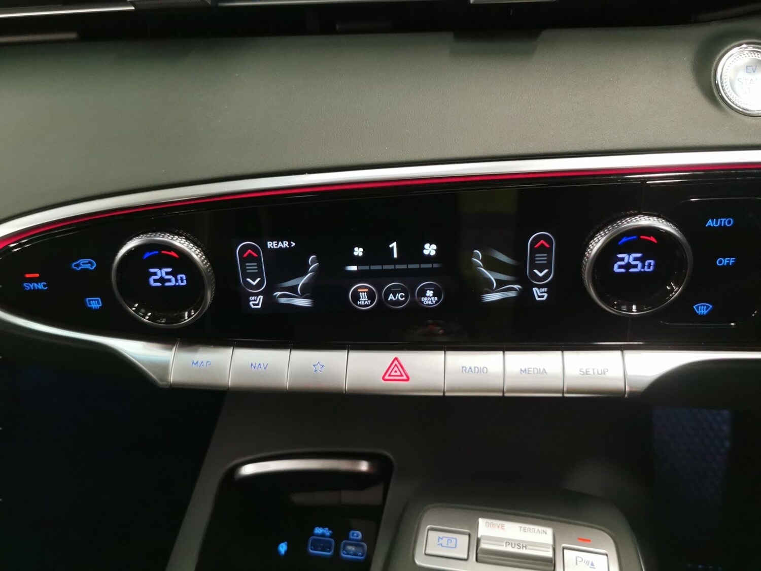 Used Genesis GV70 for sale - 77568097: Photo 17