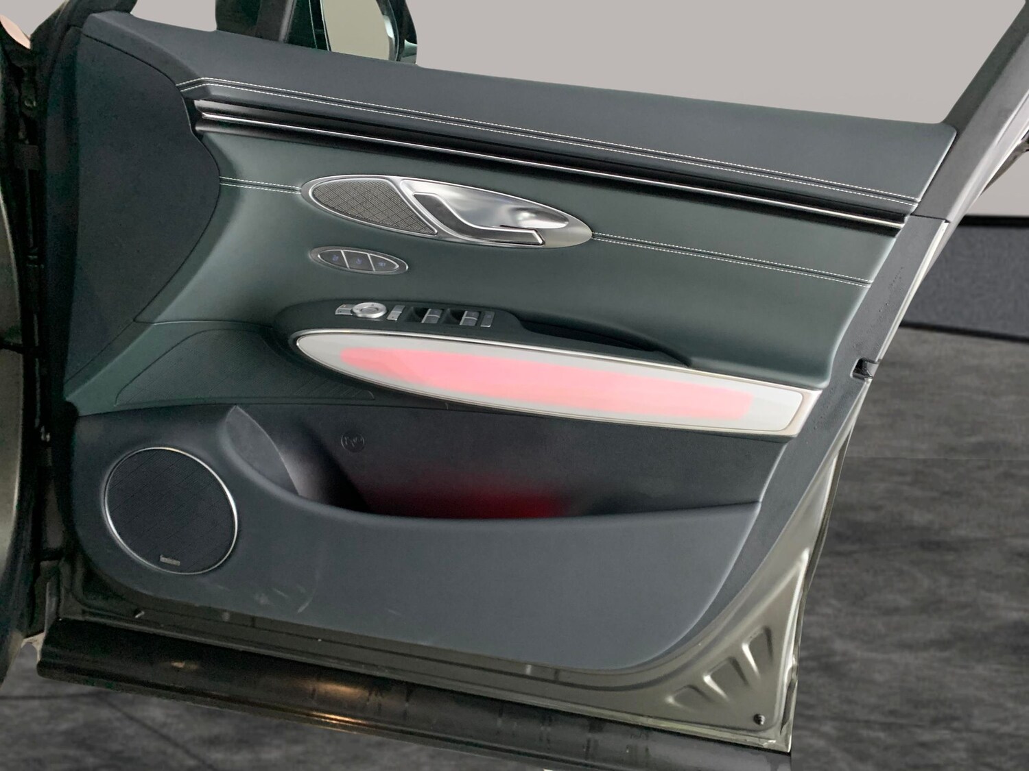 Used Genesis GV70 for sale - 77568097: Photo 32