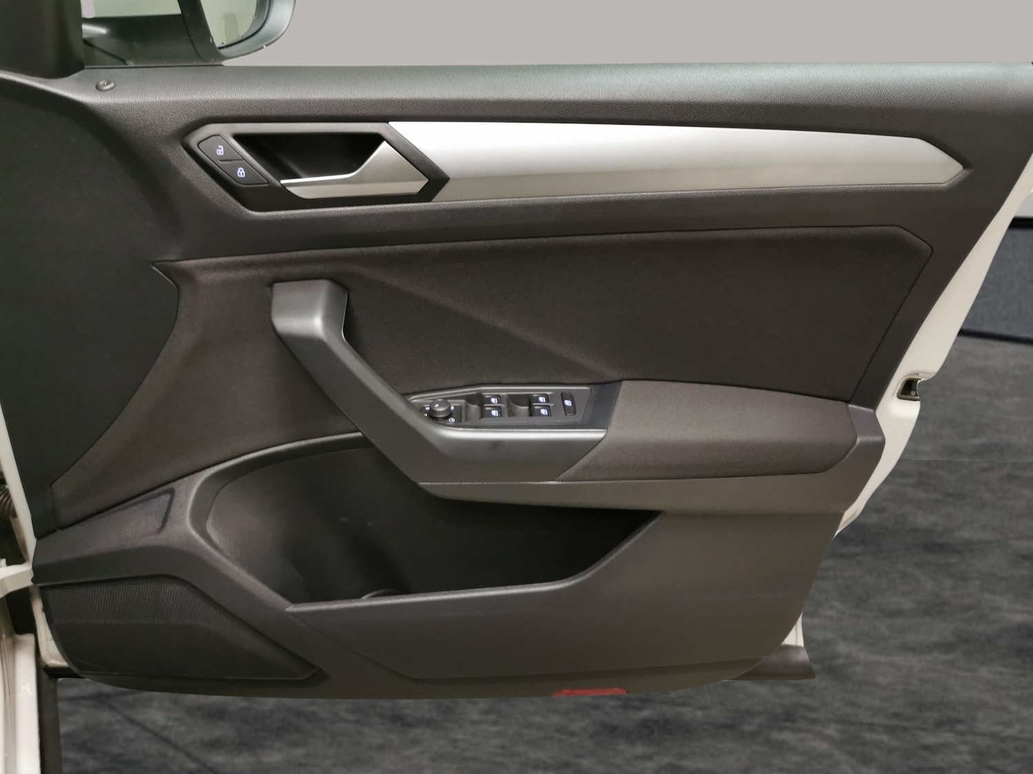 Used Volkswagen T-Roc 2023 for sale - 78109960: Photo 28