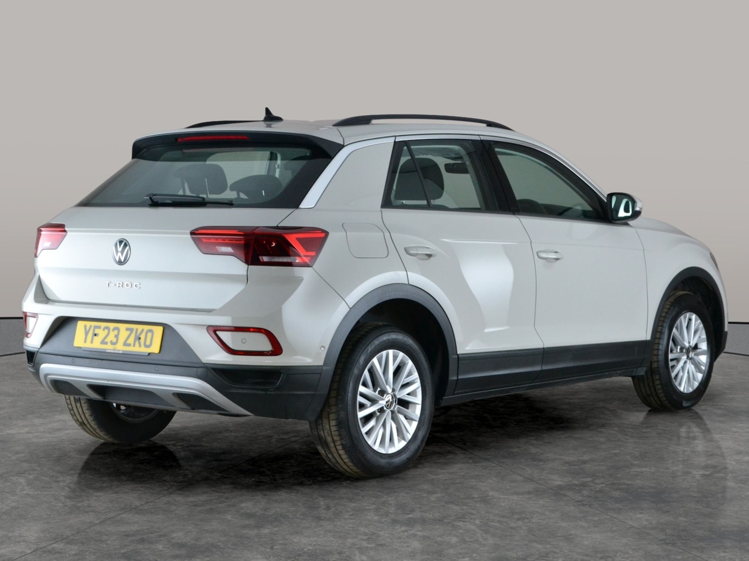 Used Volkswagen T-Roc 2023 for sale - 78109960: Photo 8