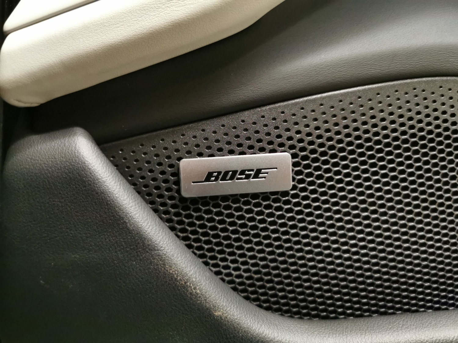 Used Porsche Taycan 2023 for sale - 76818964: Photo 5