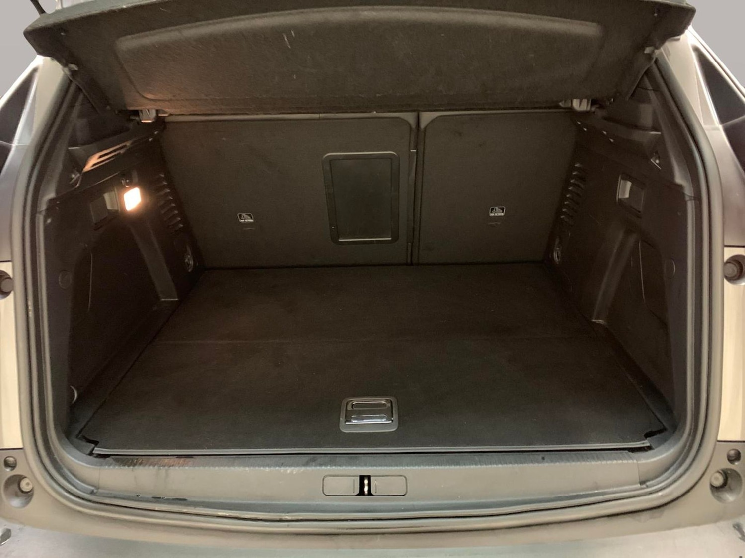 Used Peugeot 3008 2021 for sale - 77775994: Photo 32