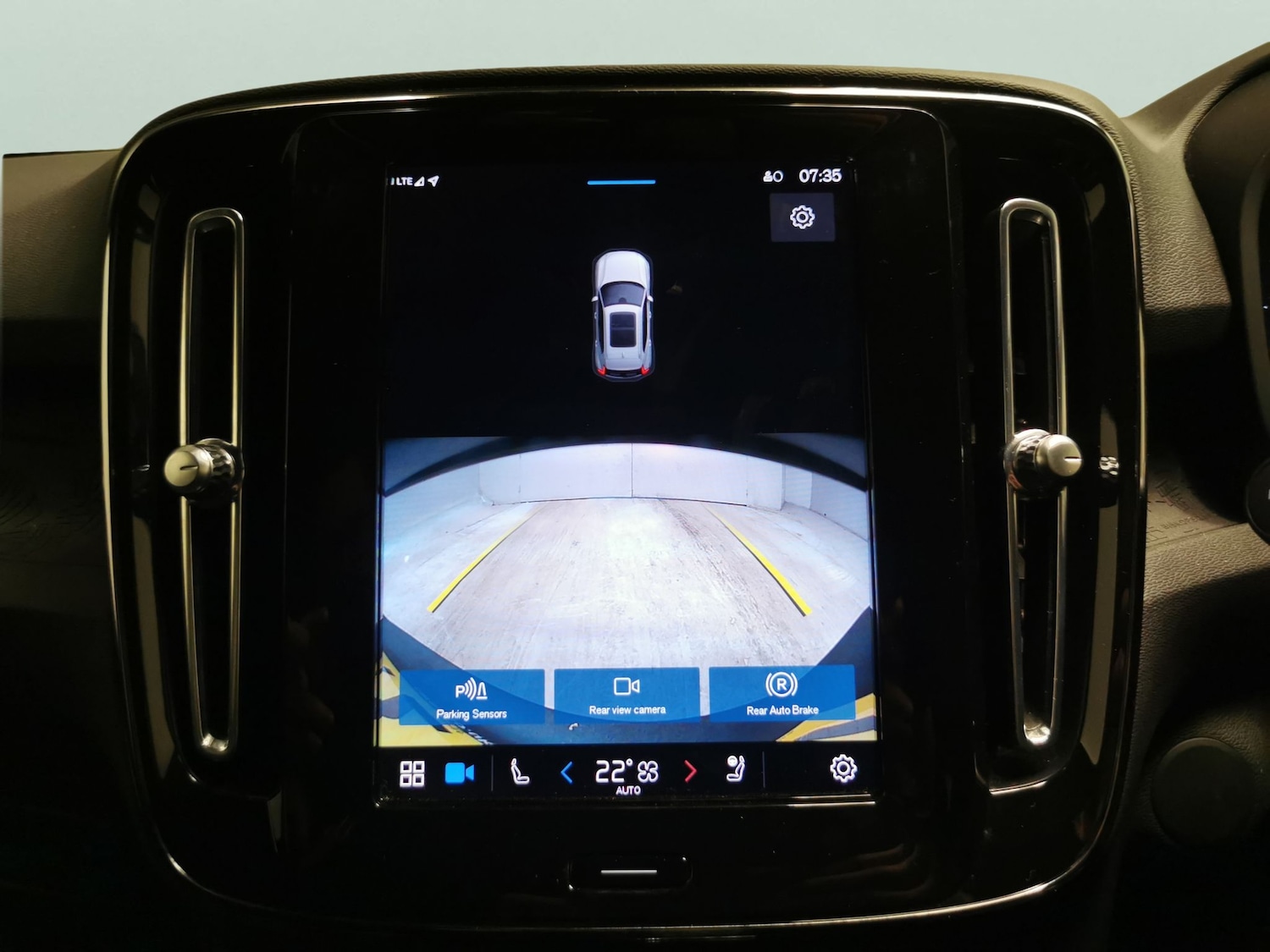 Used Volvo XC40 2023 for sale - 78107878: Photo 5