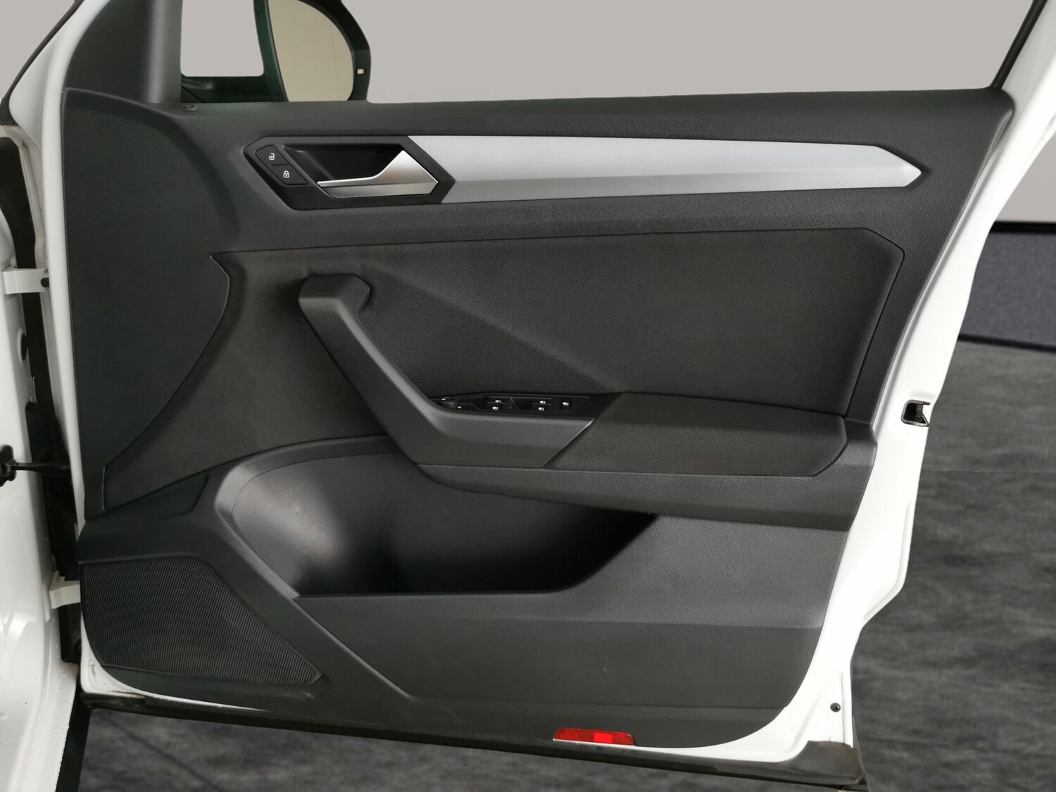 Used Volkswagen T-Roc 2023 for sale - 77740362: Photo 26