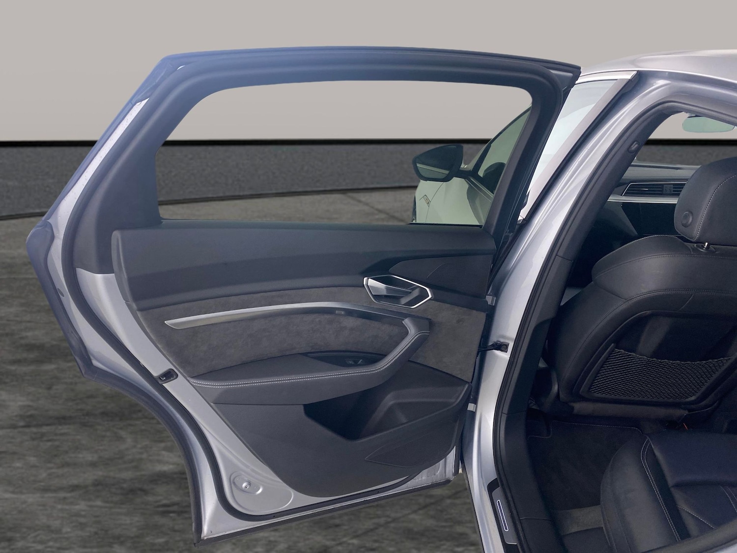 Used Audi e-tron 2023 for sale - 77274515: Photo 25