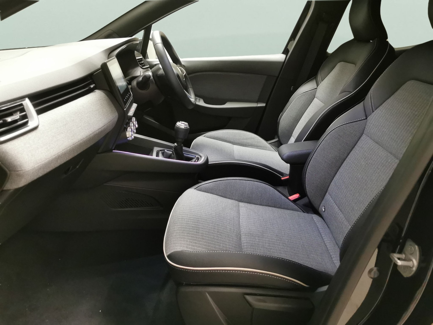 Used Renault Clio 2024 for sale - 76477666: Photo 4