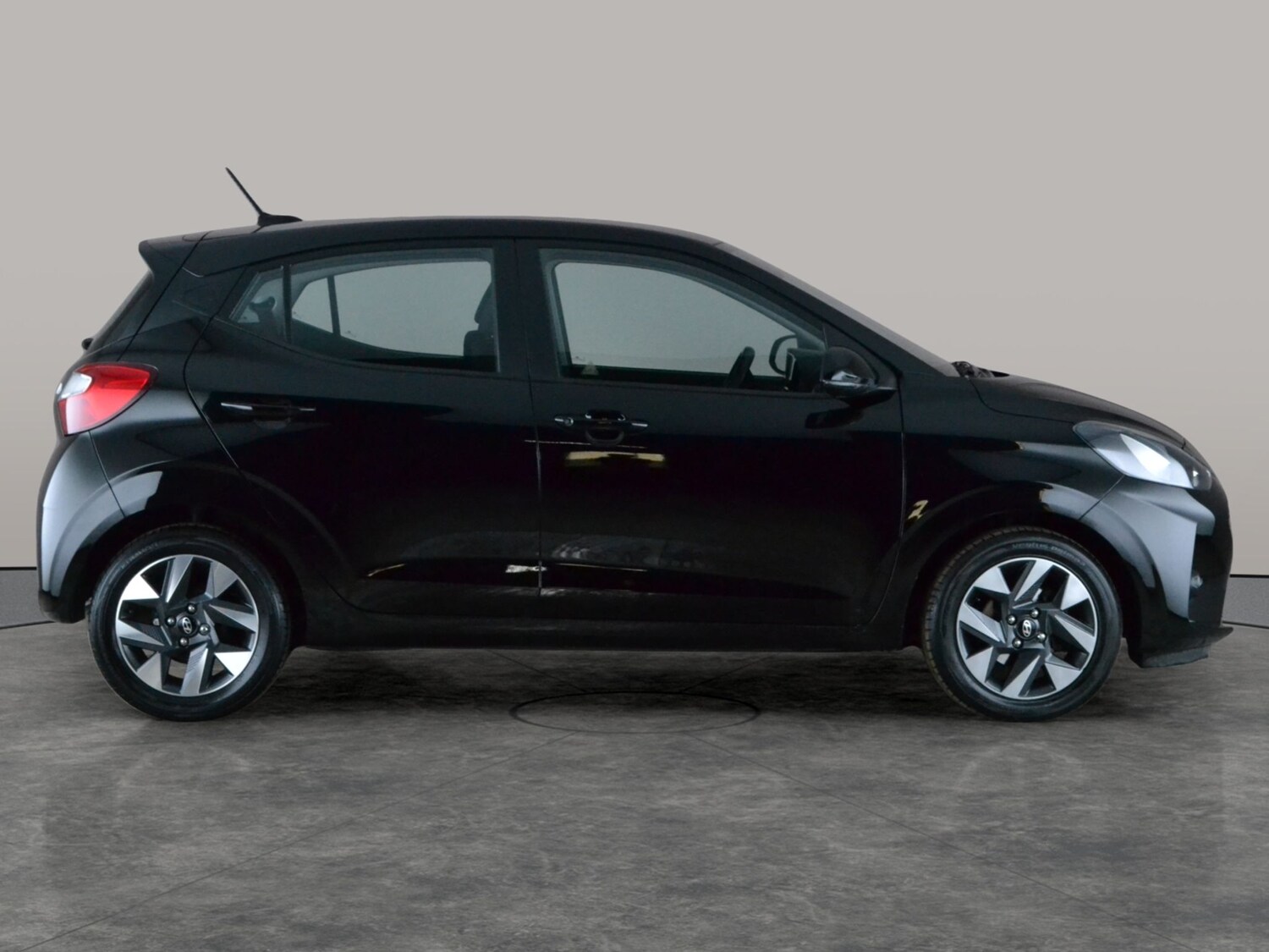 Used Hyundai i10 2023 for sale - 78187588: Photo 9