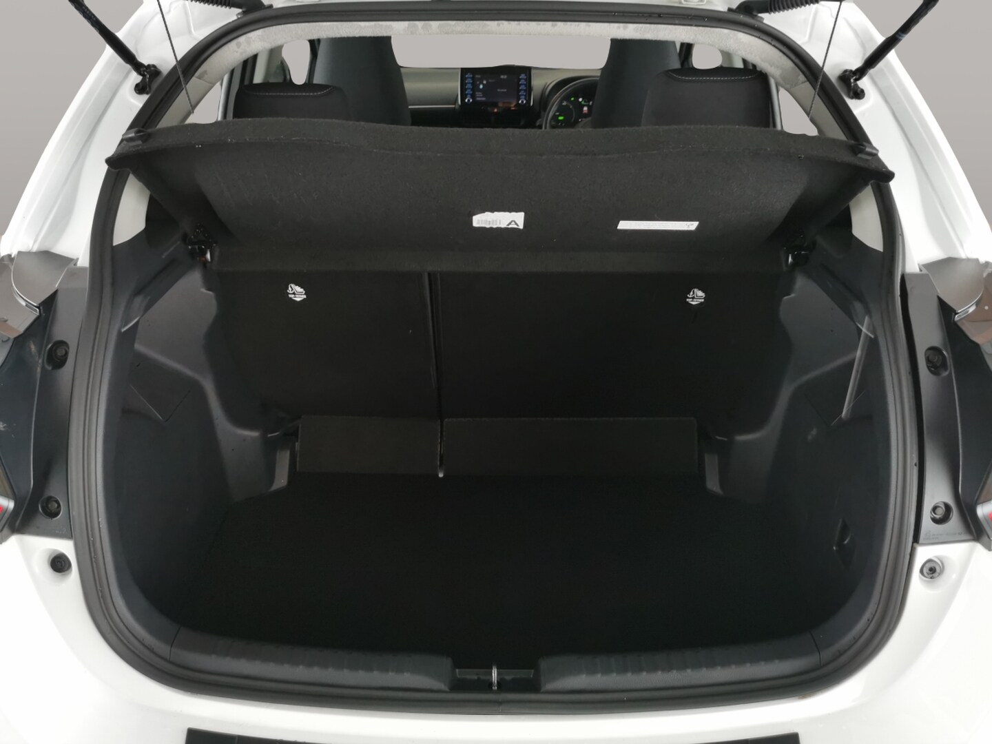 Used Toyota Yaris 2023 for sale - 77648541: Photo 28