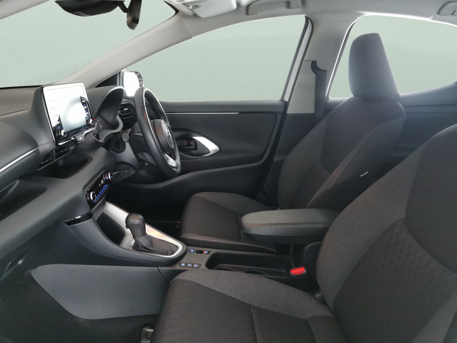 Used Toyota Yaris 2023 for sale - 77648541: Photo 4