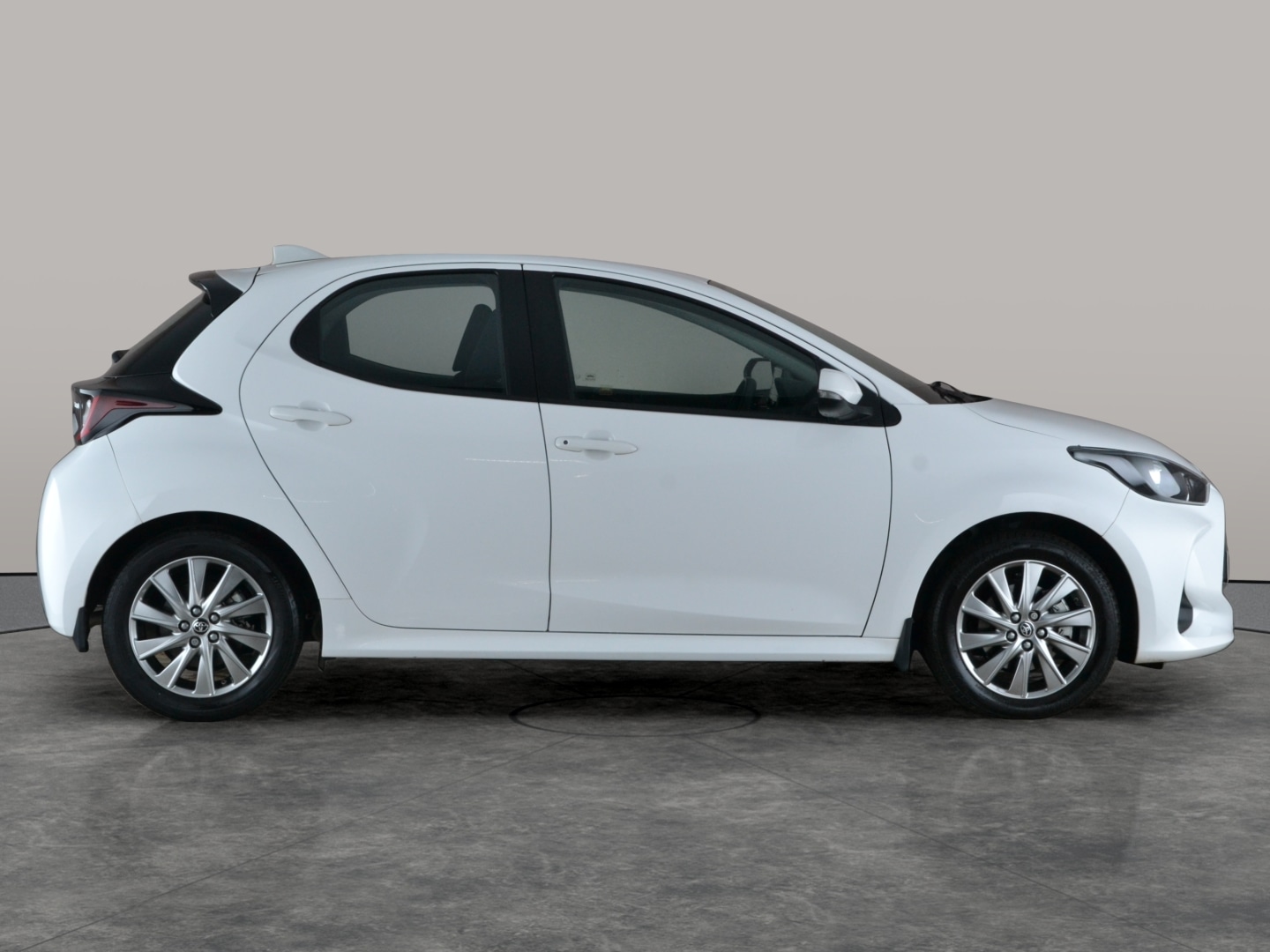 Used Toyota Yaris 2023 for sale - 77648541: Photo 9
