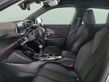 Used Peugeot 2008 2023 for sale - 79492290: Photo