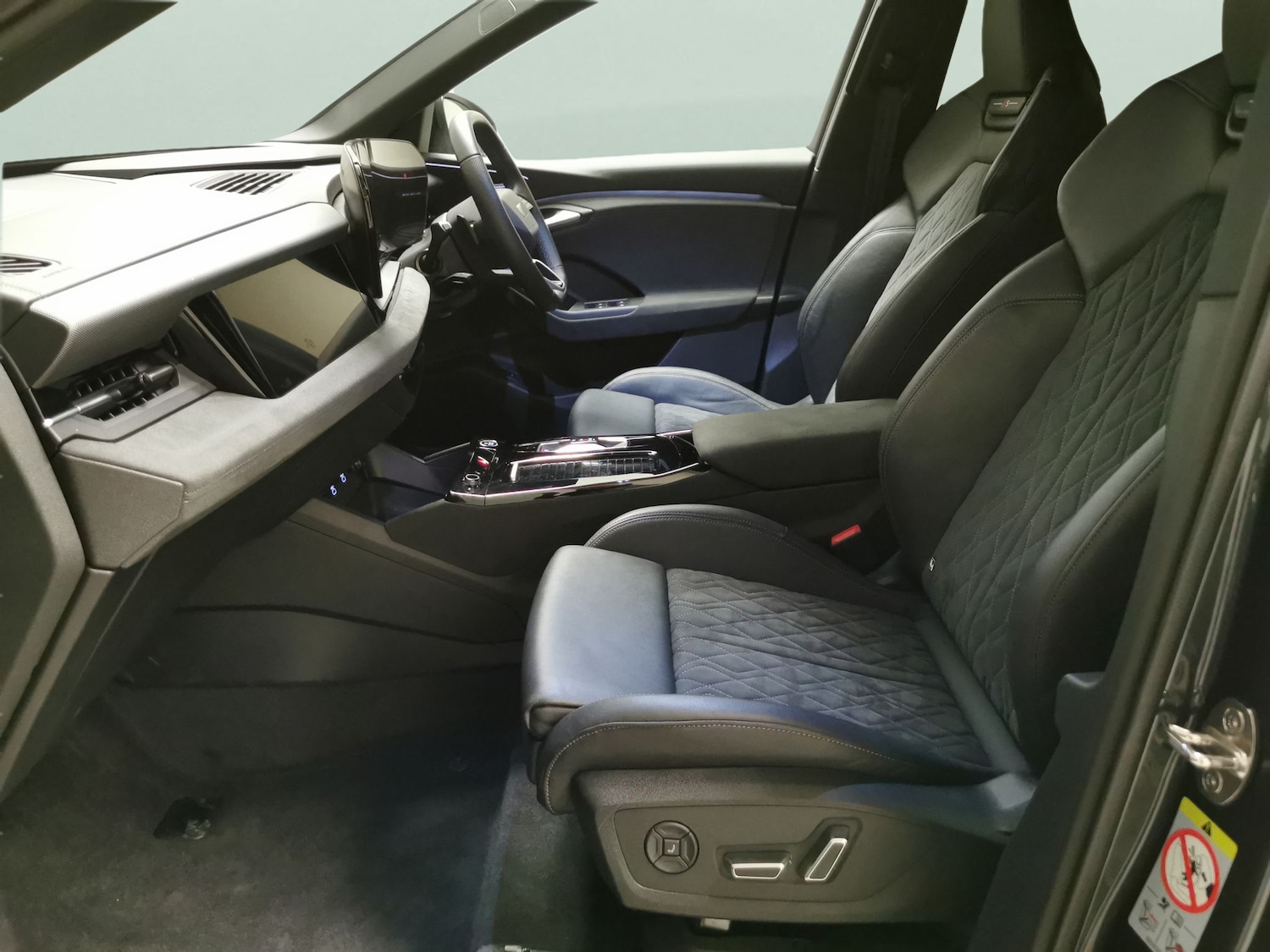 Used Audi Q6 e-tron 2024 for sale - 77259447: Photo 4