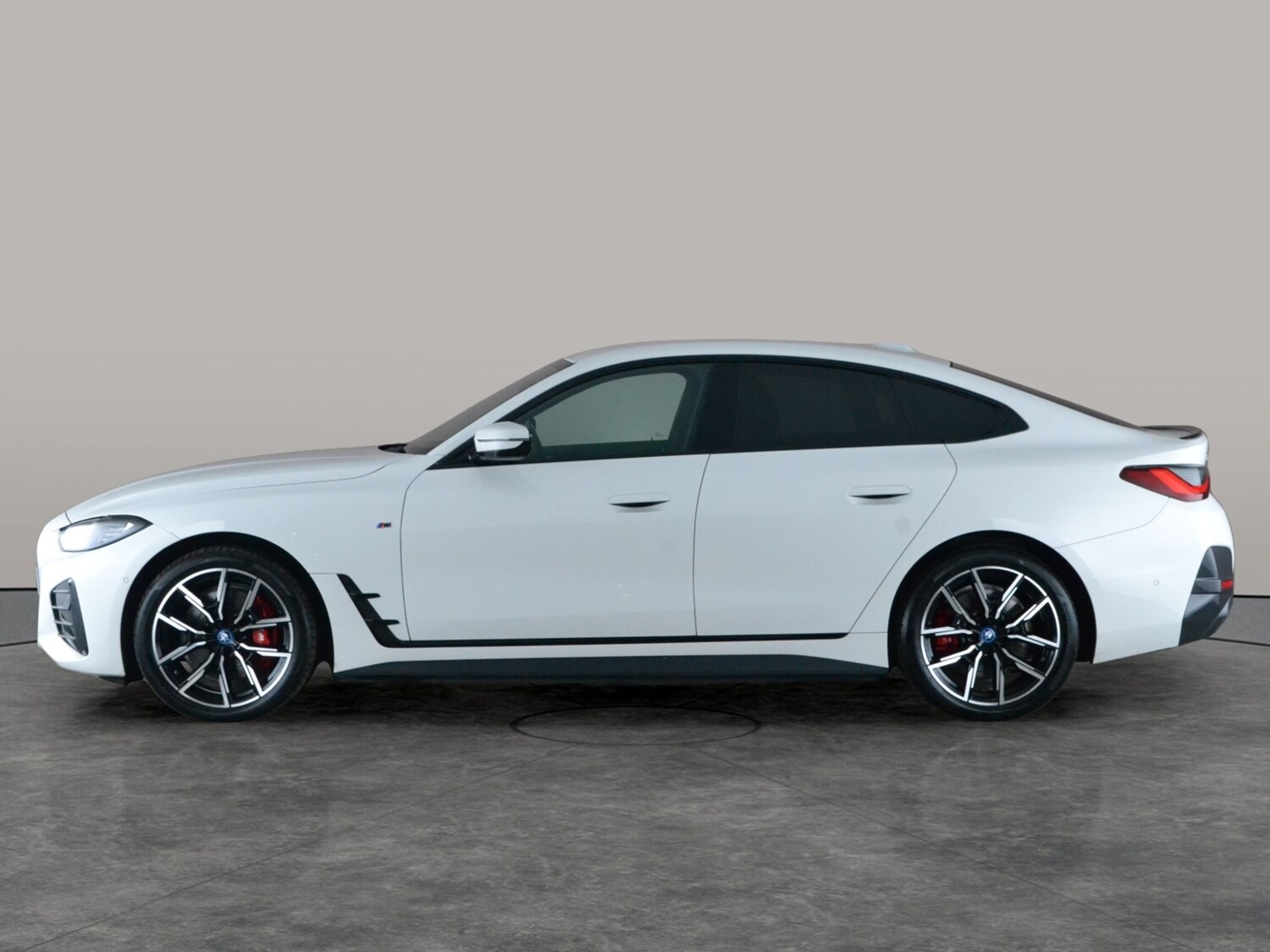 Used BMW i4 2023 for sale - 77829758: Photo 15