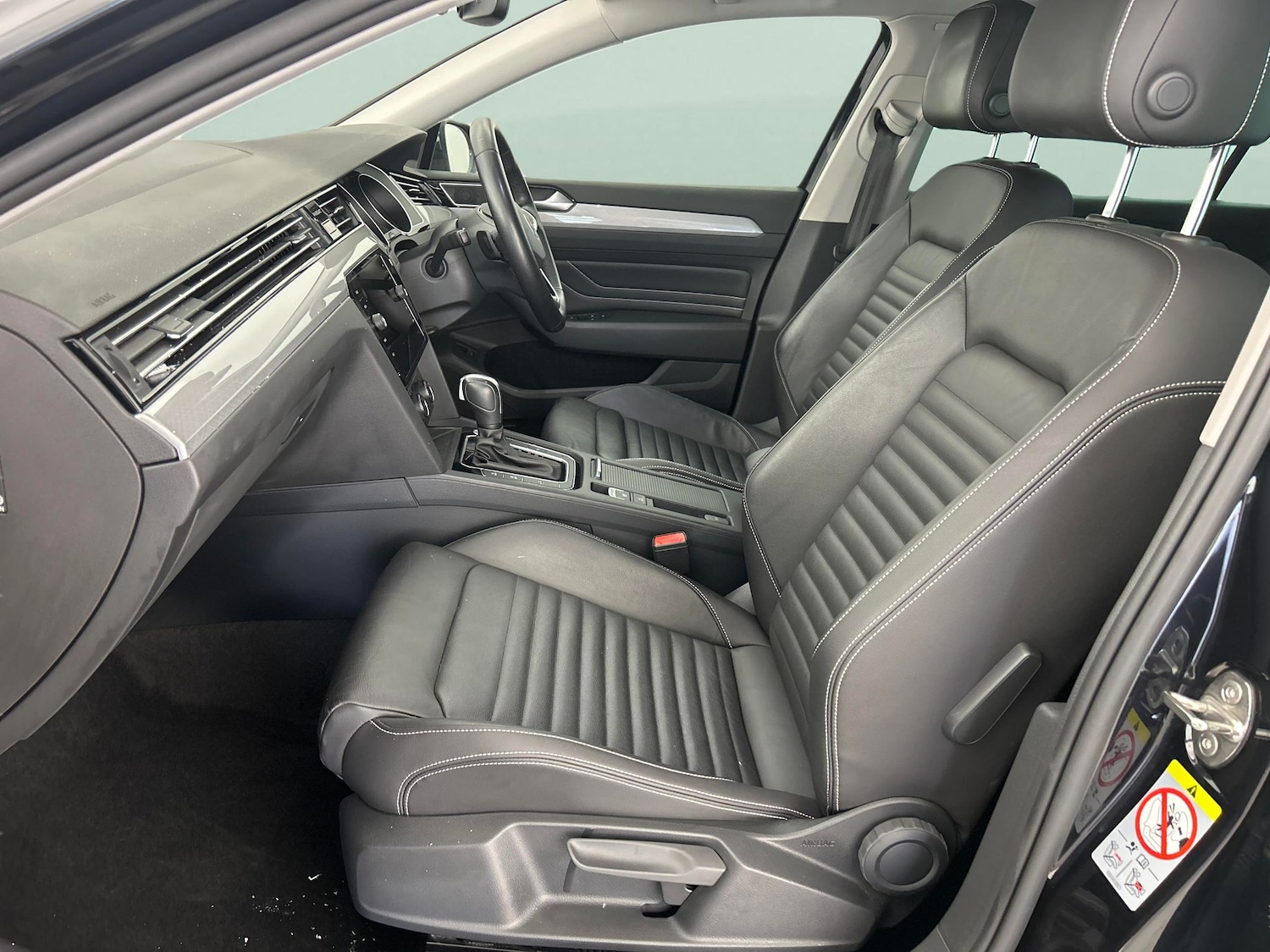 Used Volkswagen Passat 2022 for sale - 76118192: Photo 30