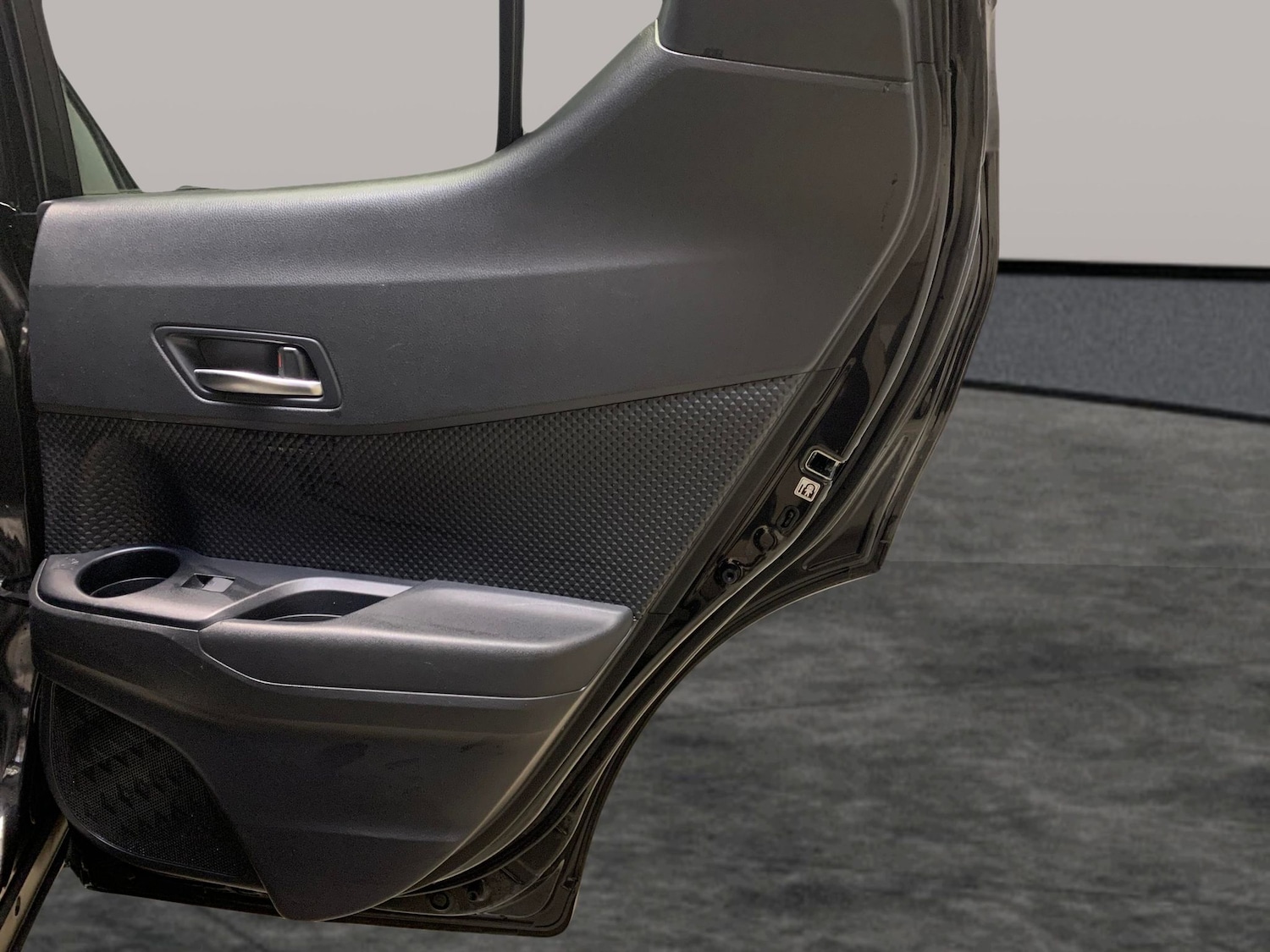 Used Toyota C-HR 2022 for sale - 76969537: Photo 25