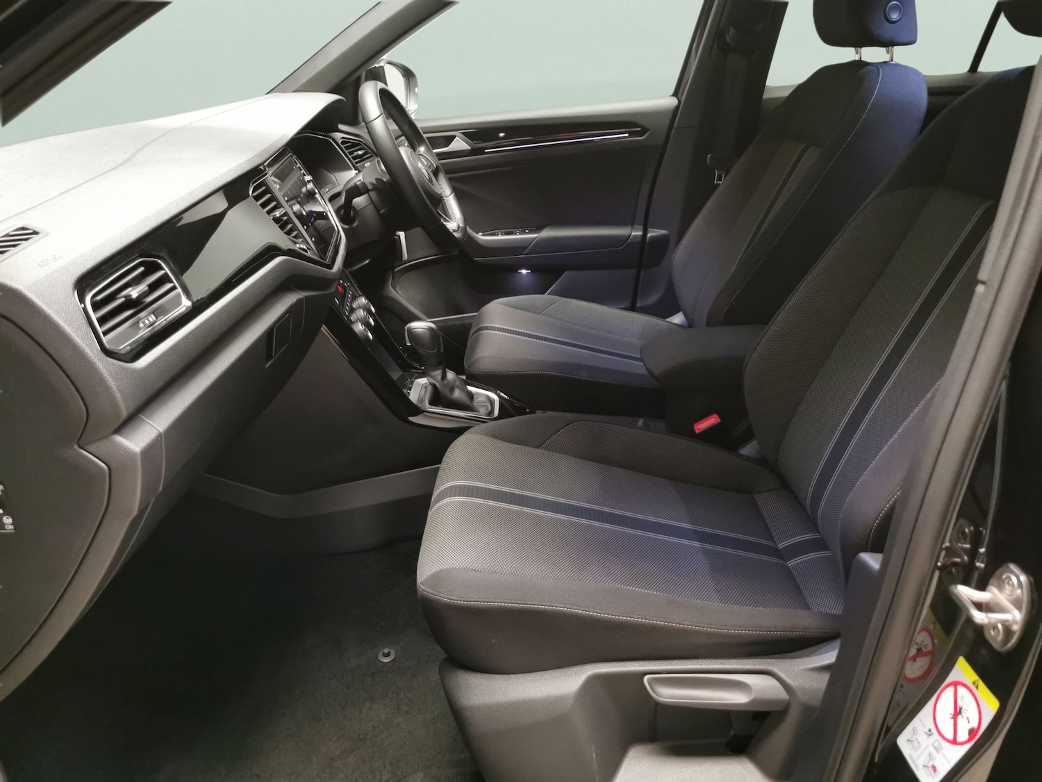 Used Volkswagen T-Roc 2022 for sale - 78082125: Photo 4