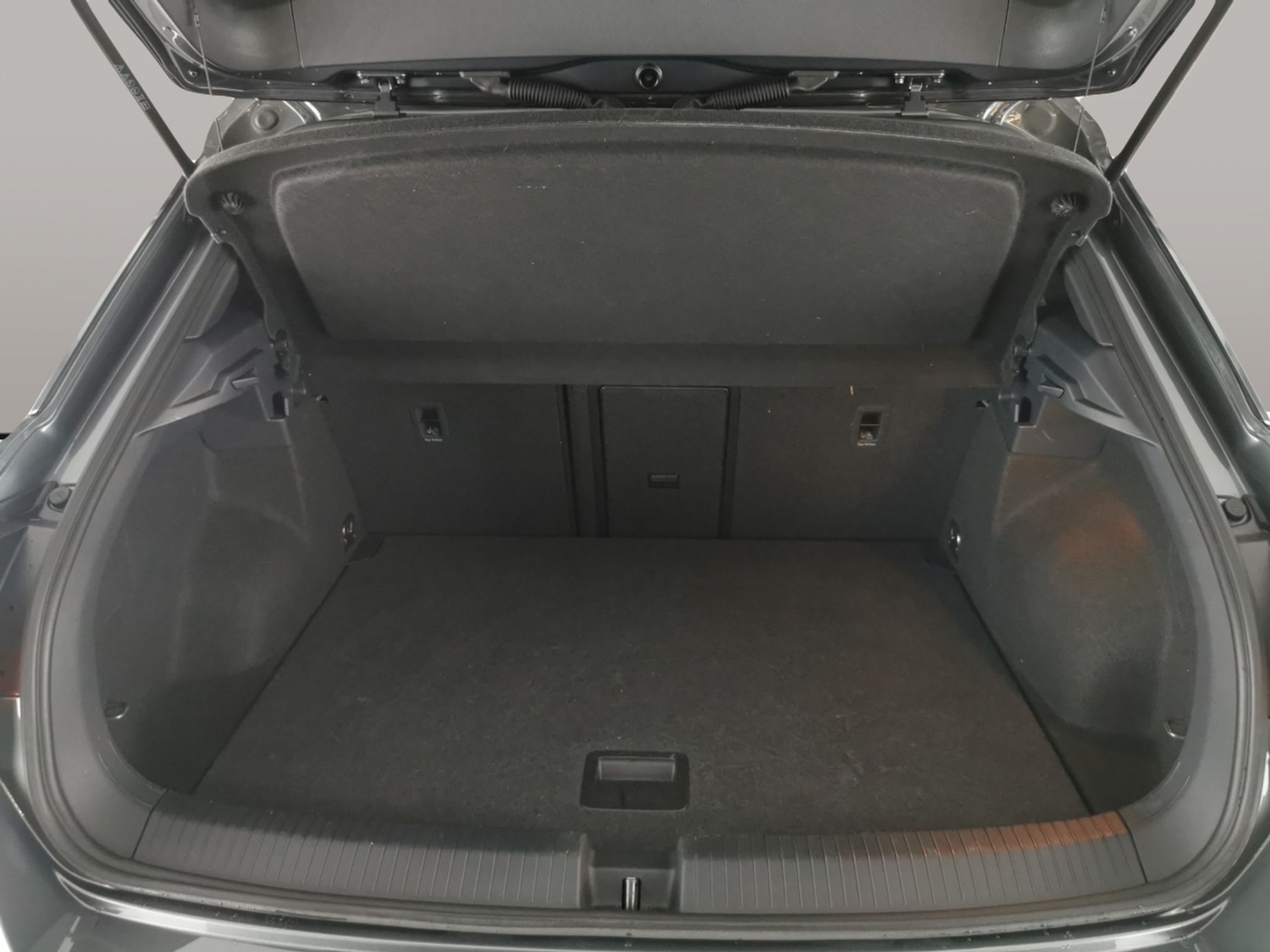 Used Volkswagen T-Roc 2023 for sale - 77063691: Photo 28