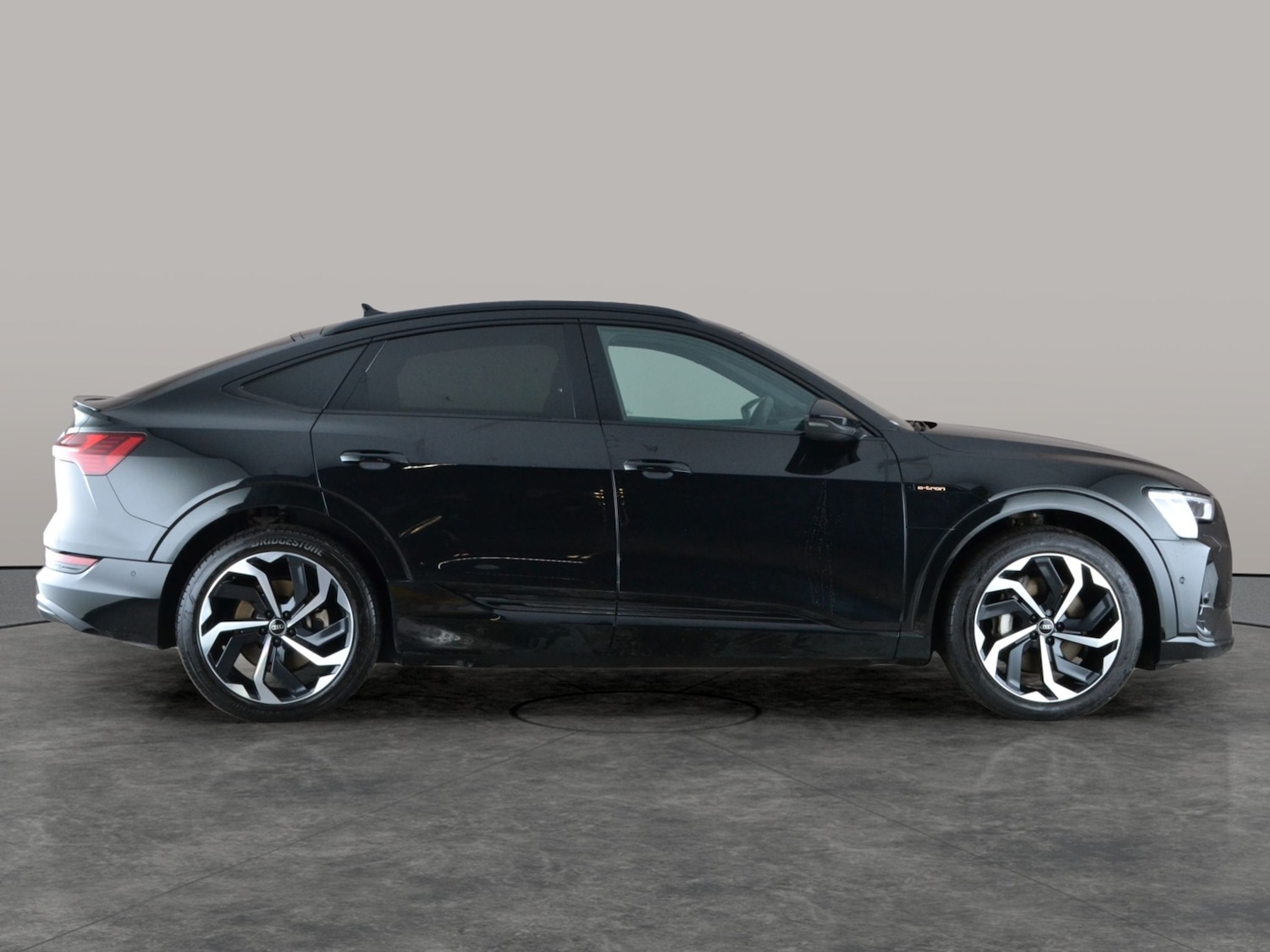 Used Audi e-tron 2023 for sale - 77269724: Photo 10