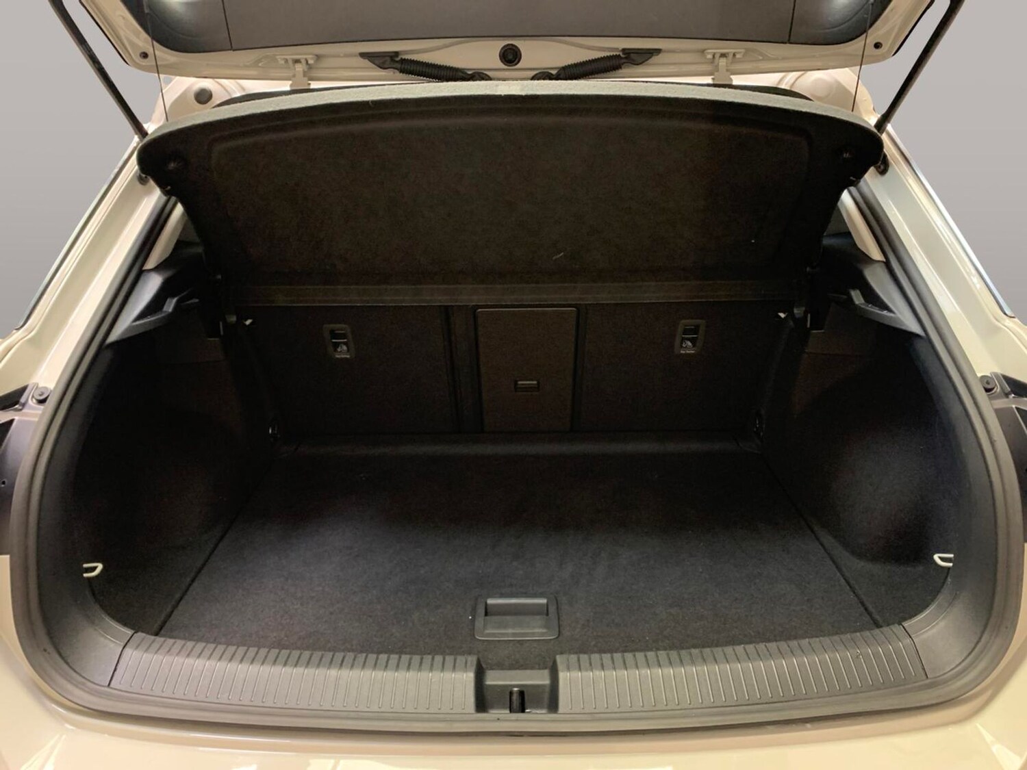 Used Volkswagen T-Roc 2022 for sale - 77890343: Photo 28