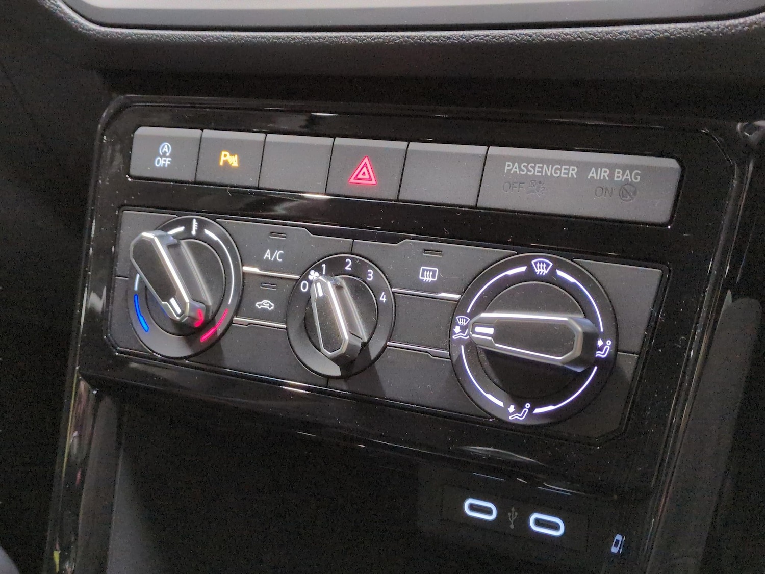 Used Volkswagen T-Cross 2023 for sale - 77061919: Photo 16