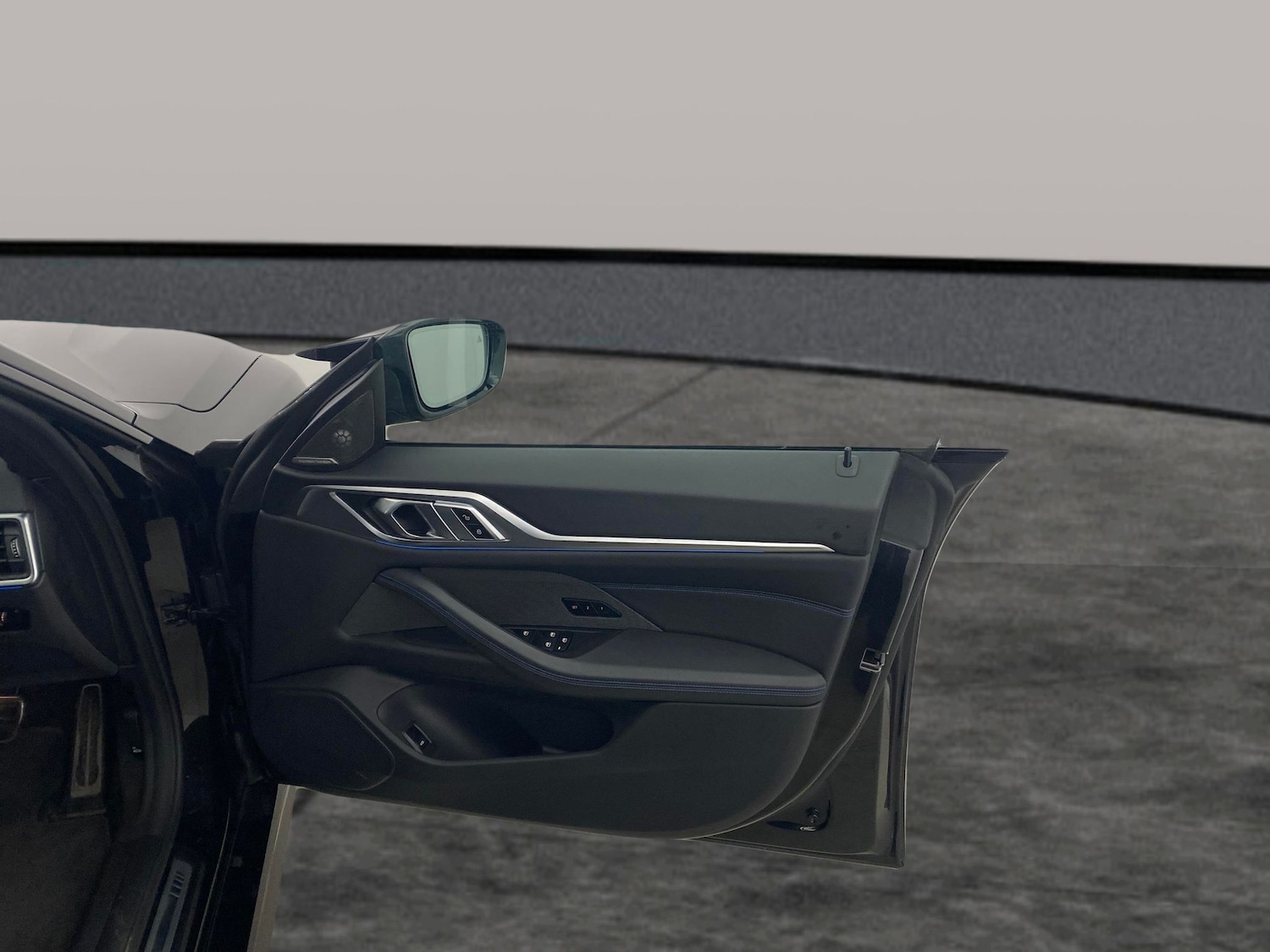 Used BMW i4 2024 for sale - 77972243: Photo 27