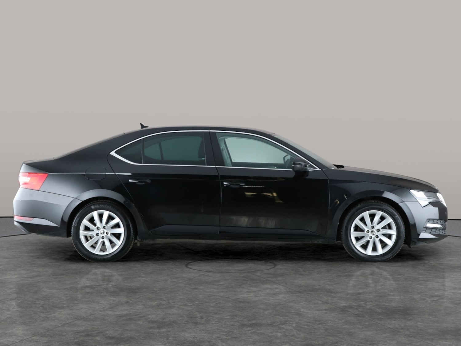 Used Skoda Superb 2020 for sale - 76777807: Photo 8