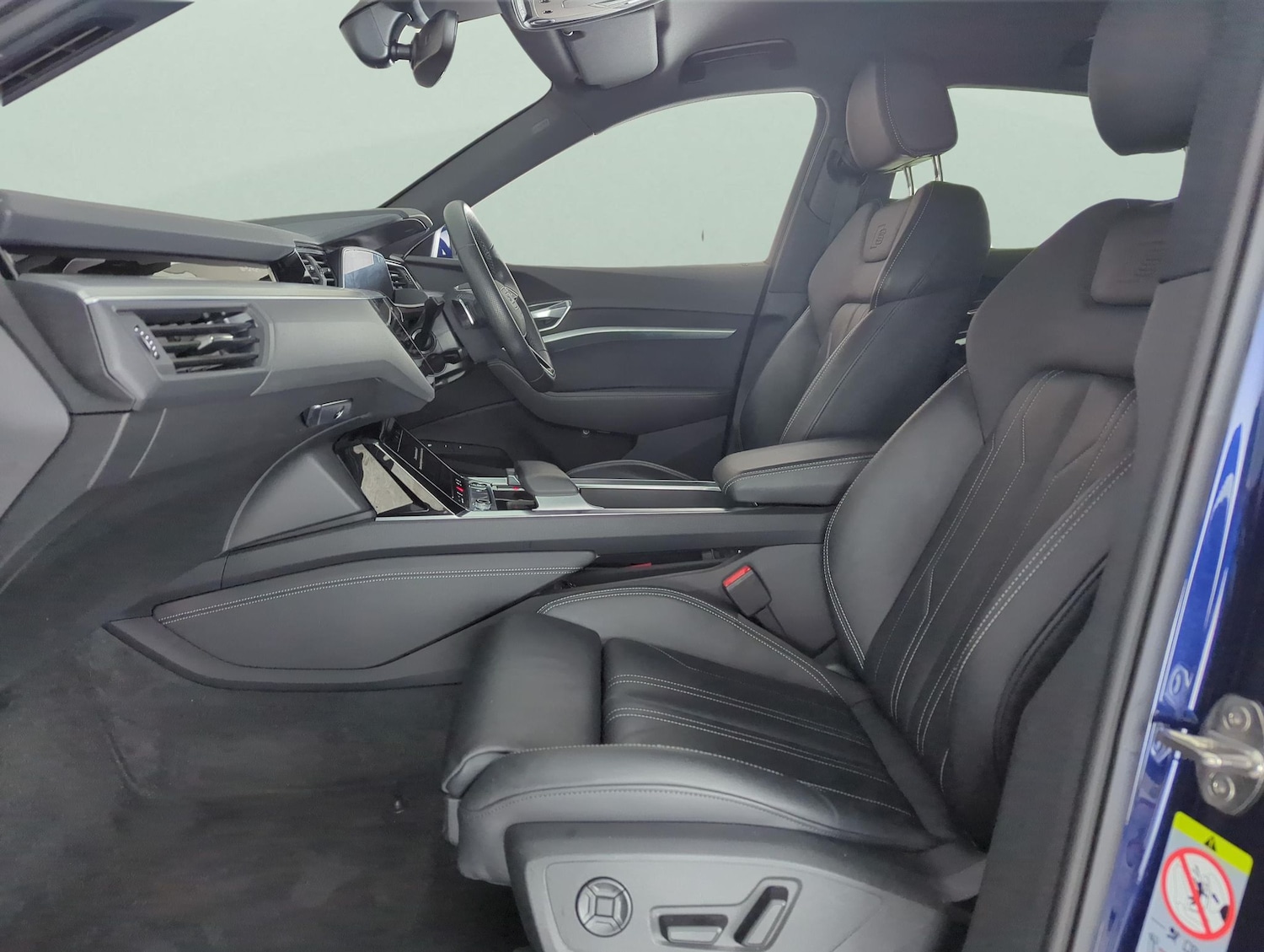 Used Audi e-tron 2022 for sale - 77393723: Photo 4