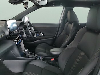 Used Toyota Yaris Cross 2022 for sale - 77458213: Photo