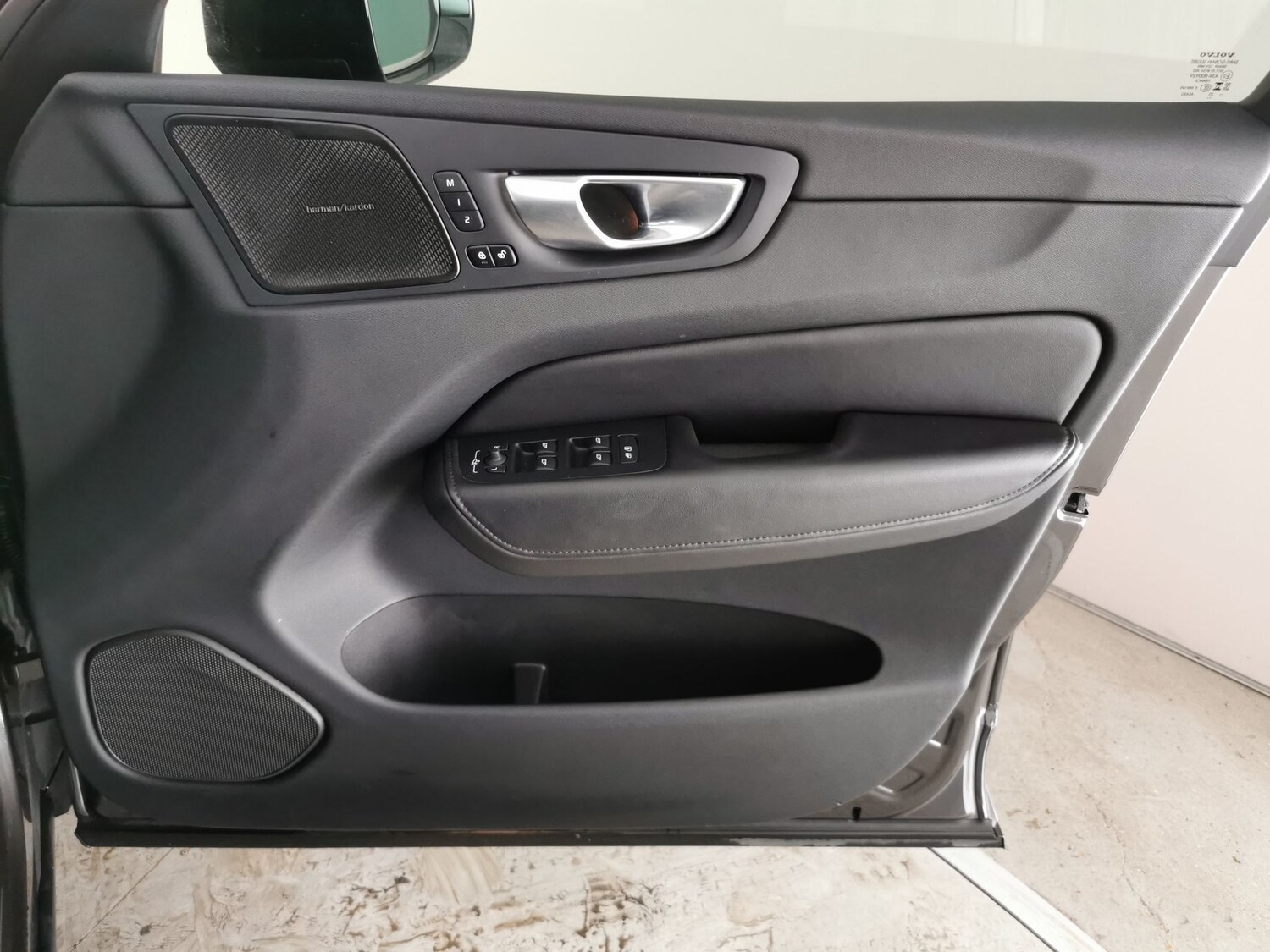 Used Volvo XC60 2023 for sale - 76738731: Photo 35