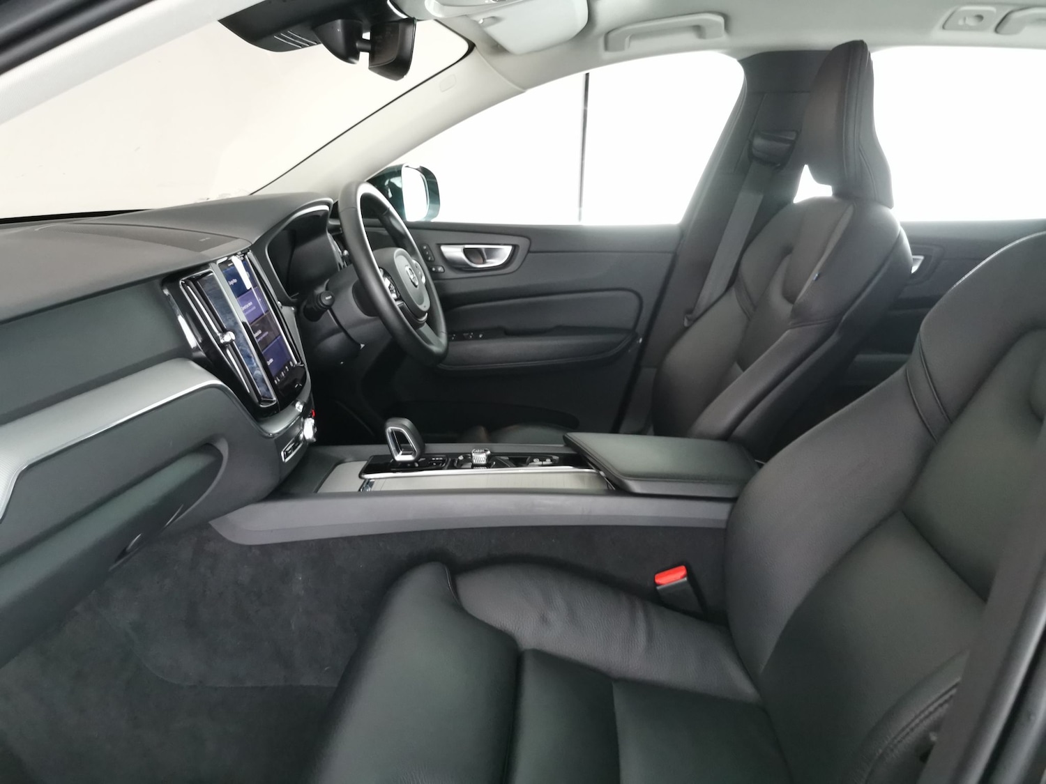 Used Volvo XC60 2023 for sale - 76738731: Photo 4