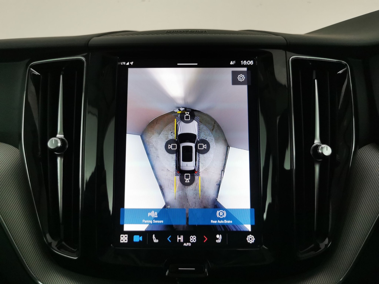 Used Volvo XC60 2023 for sale - 76738731: Photo 6