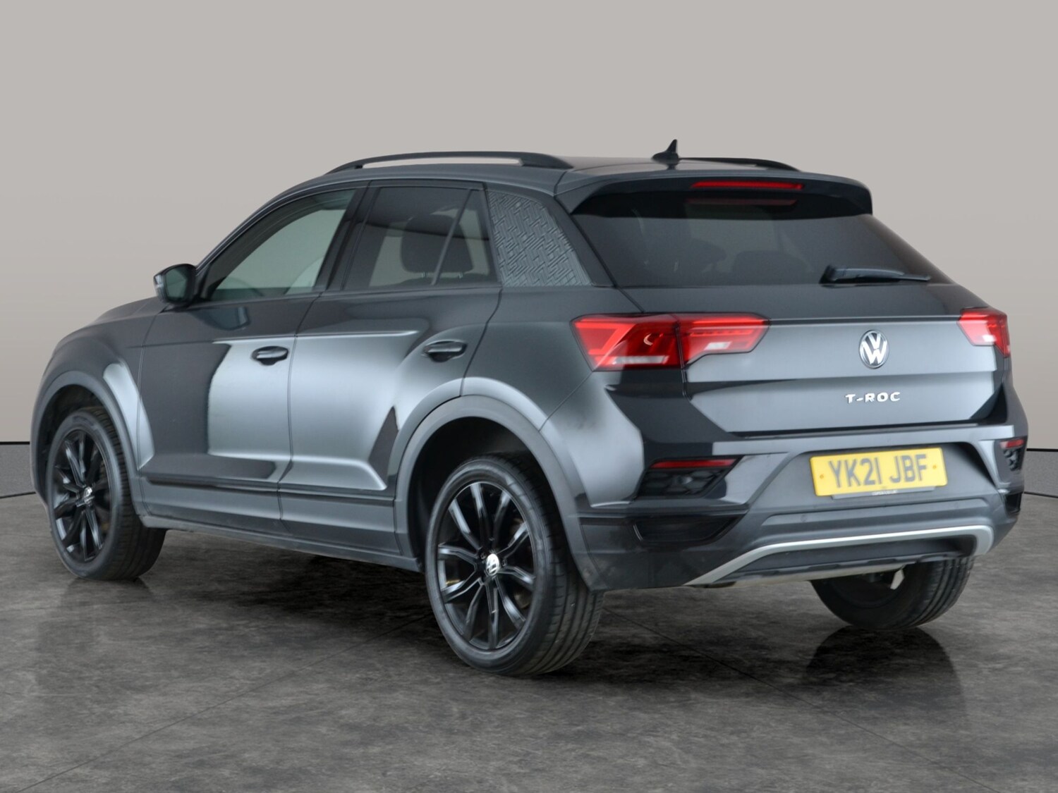 Used Volkswagen T-Roc for sale - 77660781: Photo 10