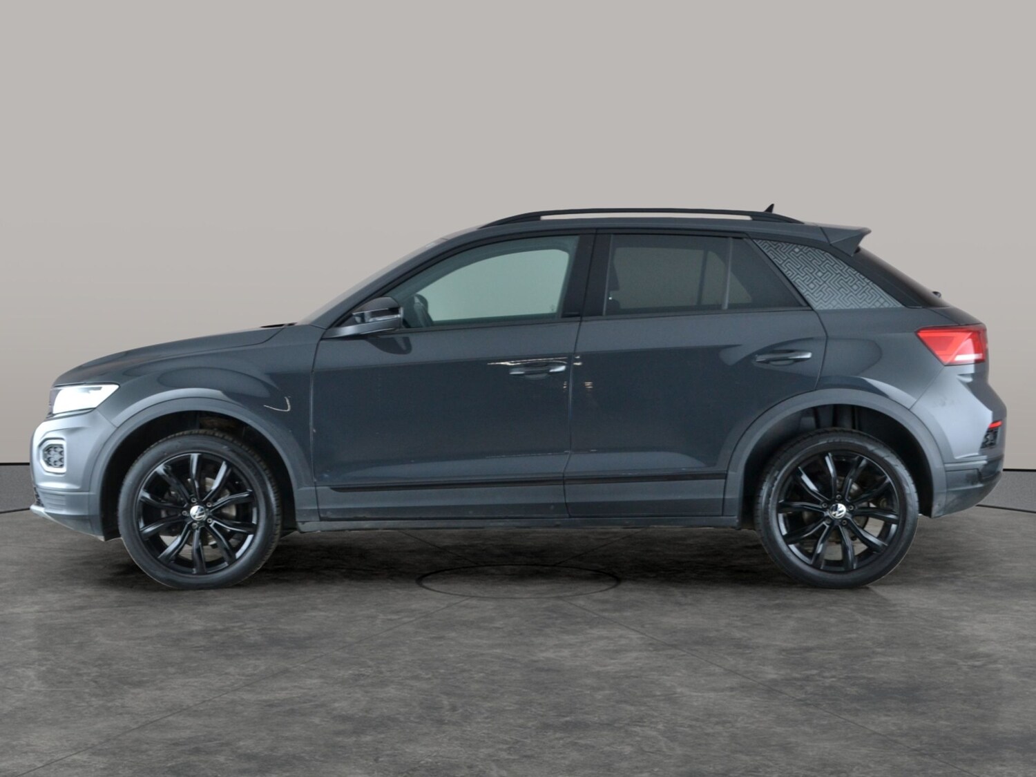 Used Volkswagen T-Roc for sale - 77660781: Photo 11