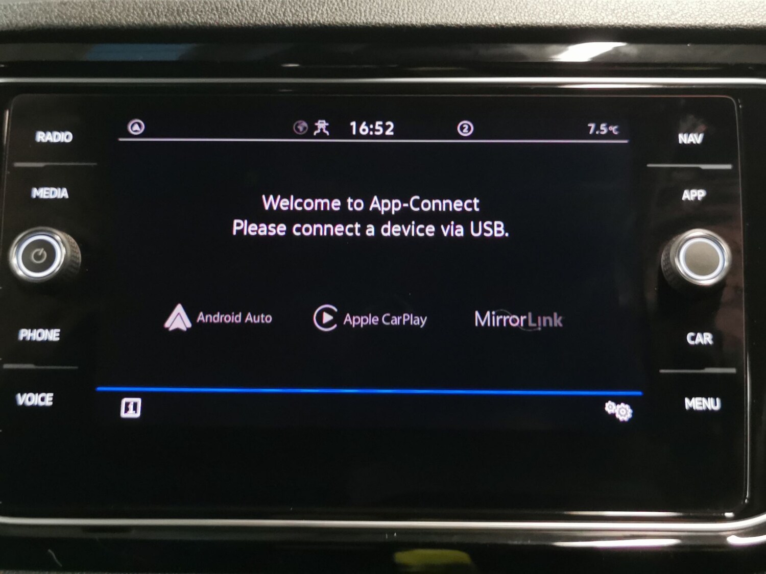 Used Volkswagen T-Roc for sale - 77660781: Photo 13