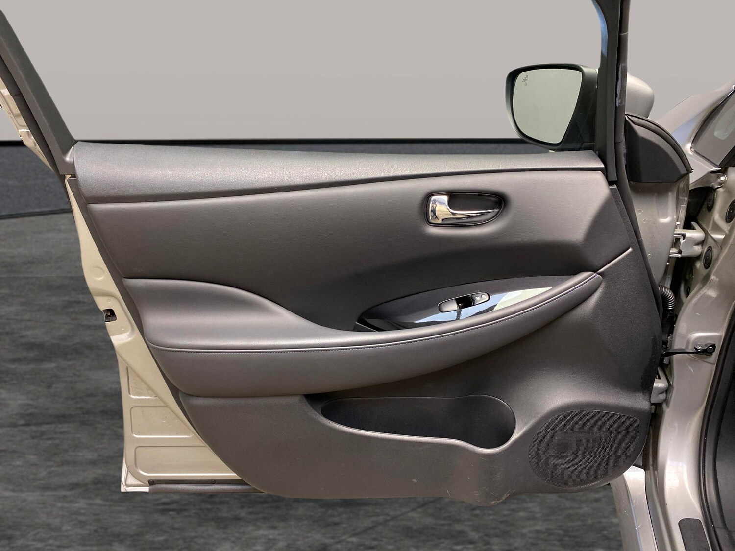 Used Nissan Leaf for sale - 77962879: Photo 24