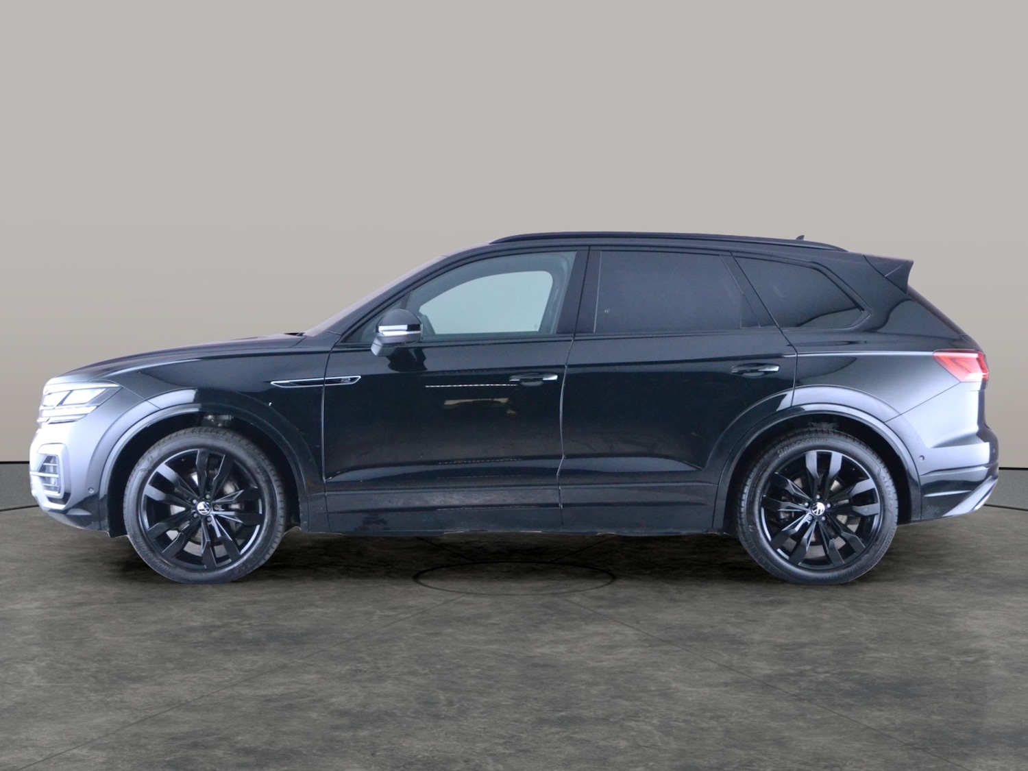 Used Volkswagen Touareg 2023 for sale - 76935156: Photo 13